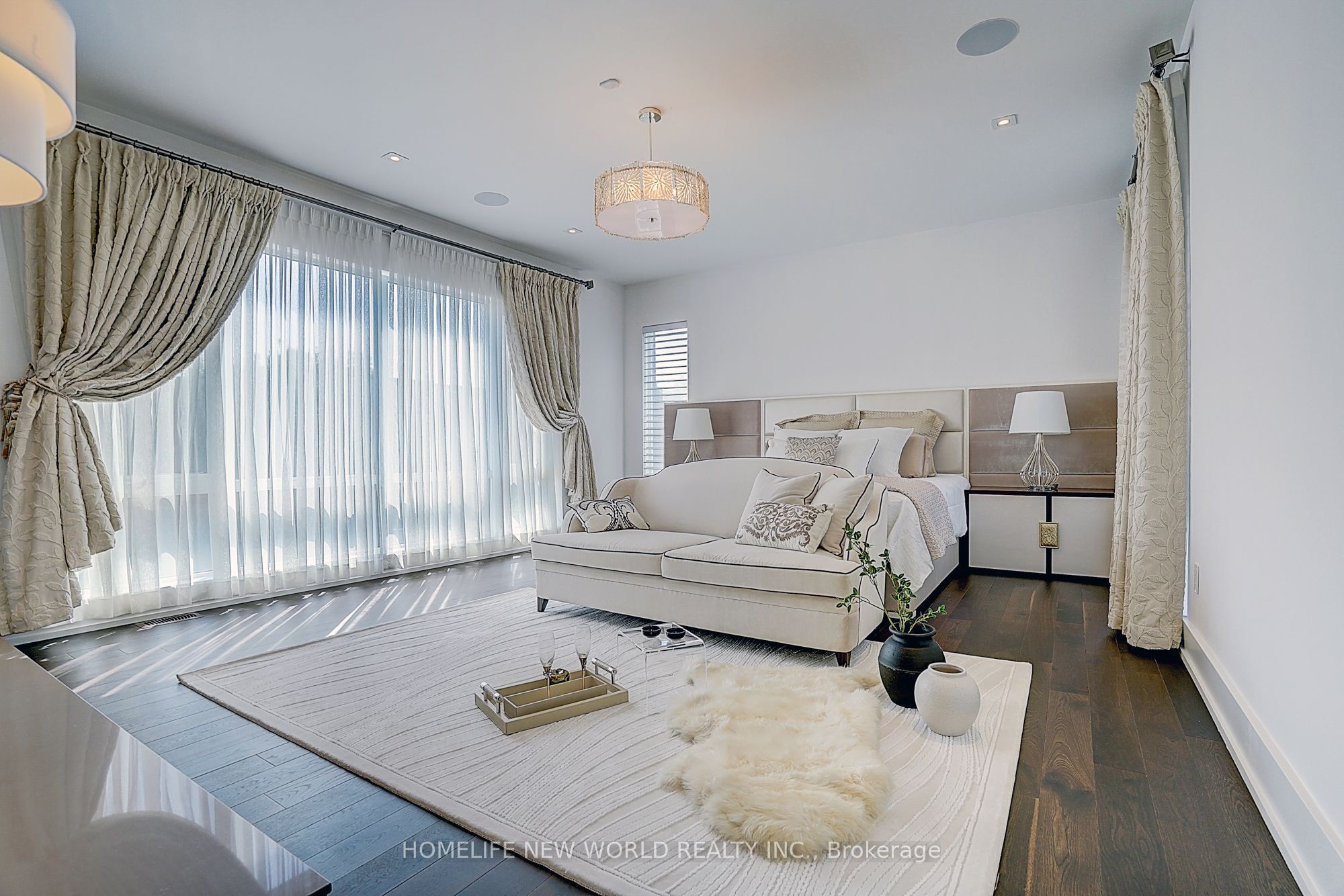 7 Valliere Place W Property Photo 26