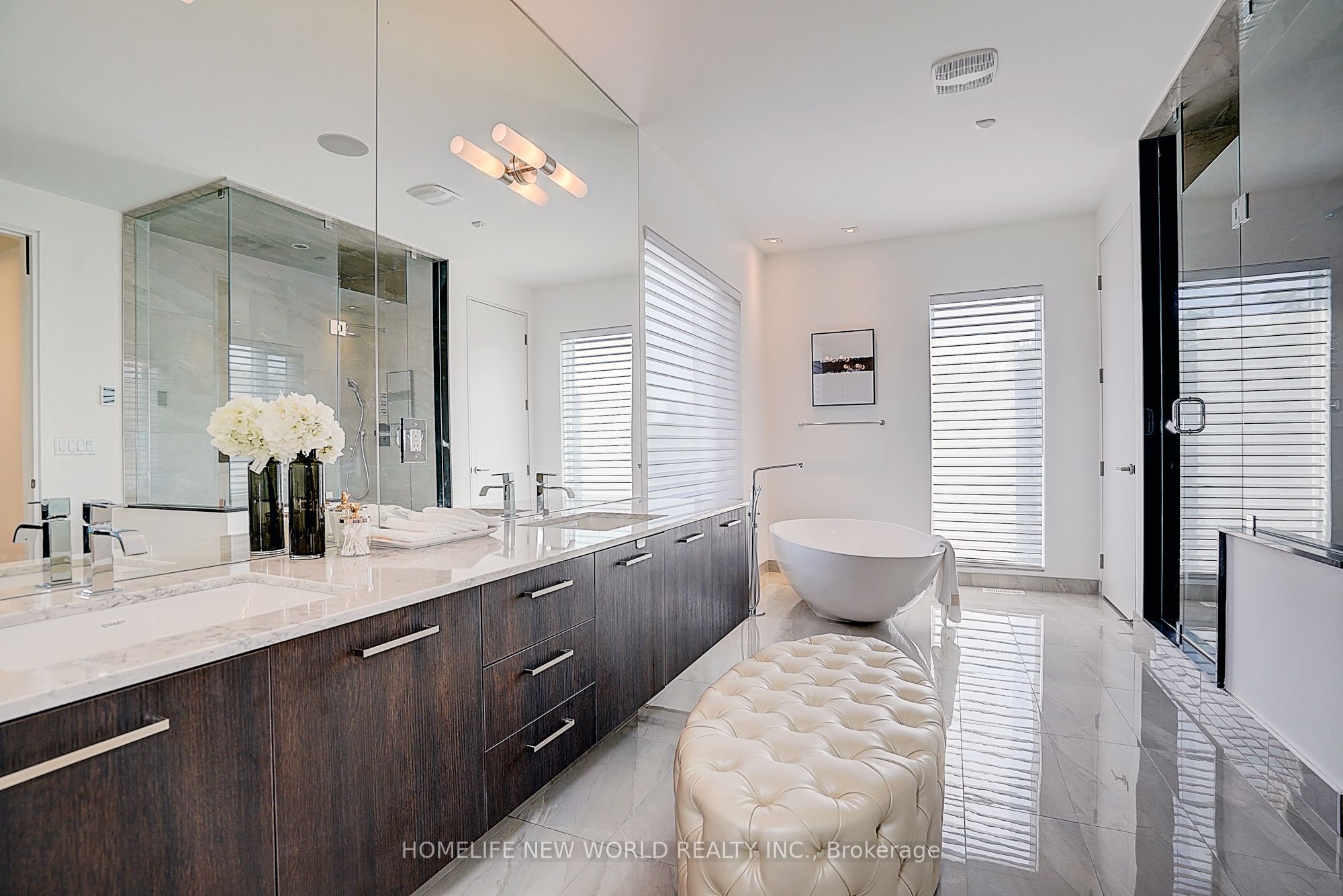7 Valliere Place W Property Photo 31