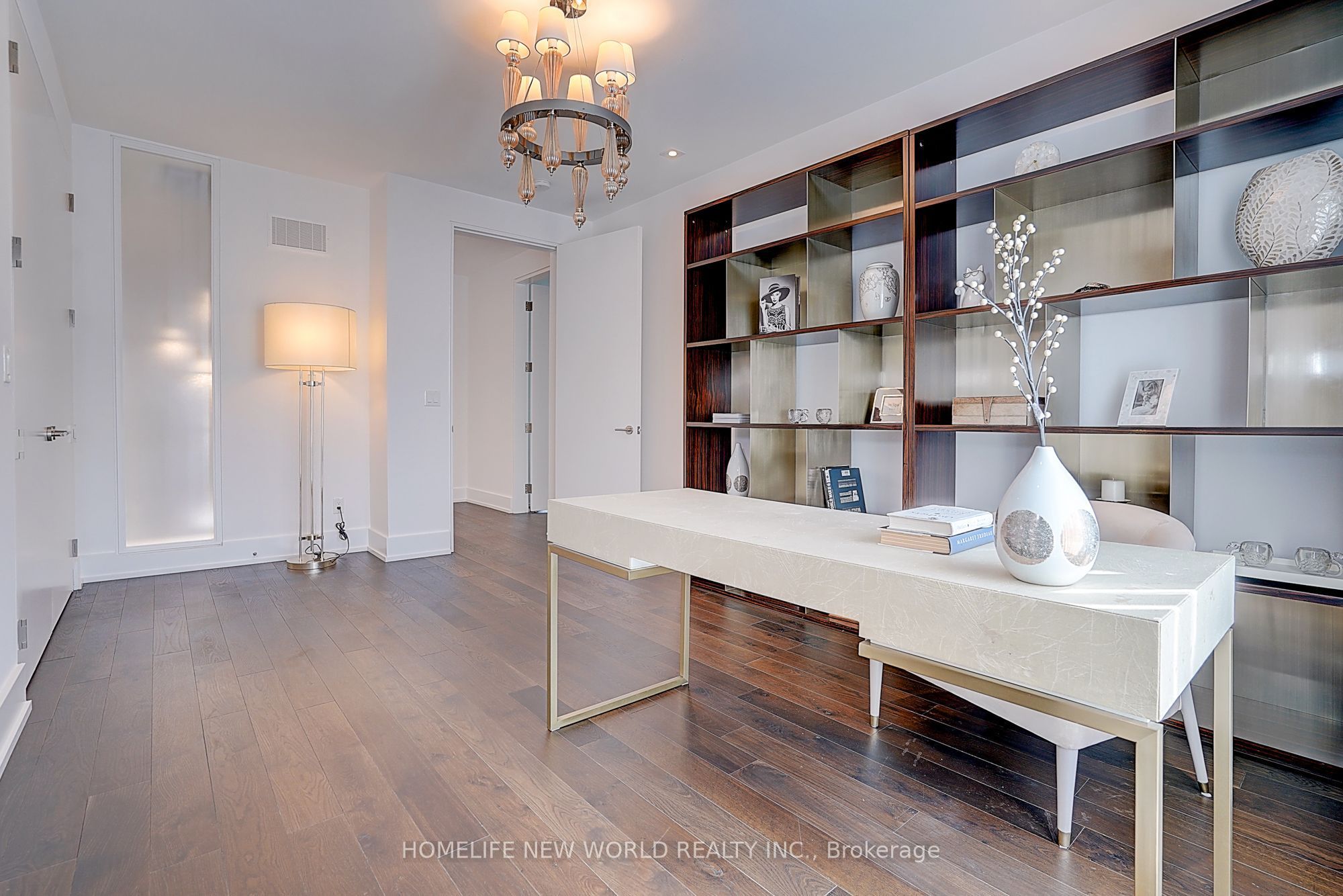 7 Valliere Place W Property Photo 32