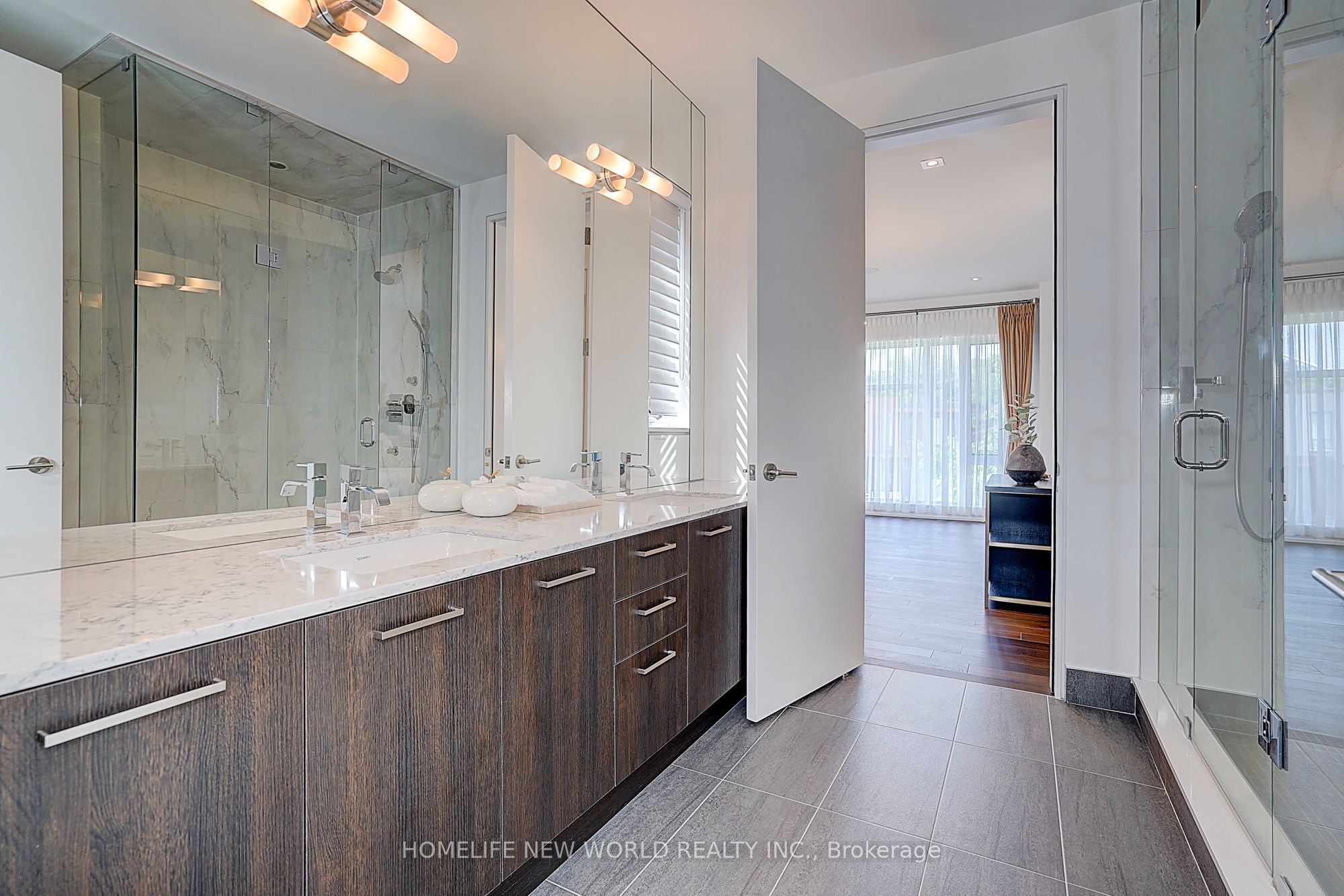 7 Valliere Place W Property Photo 33