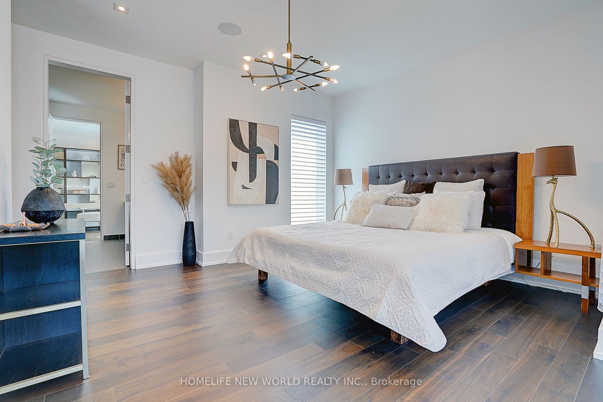 7 Valliere Place W Property Photo 37
