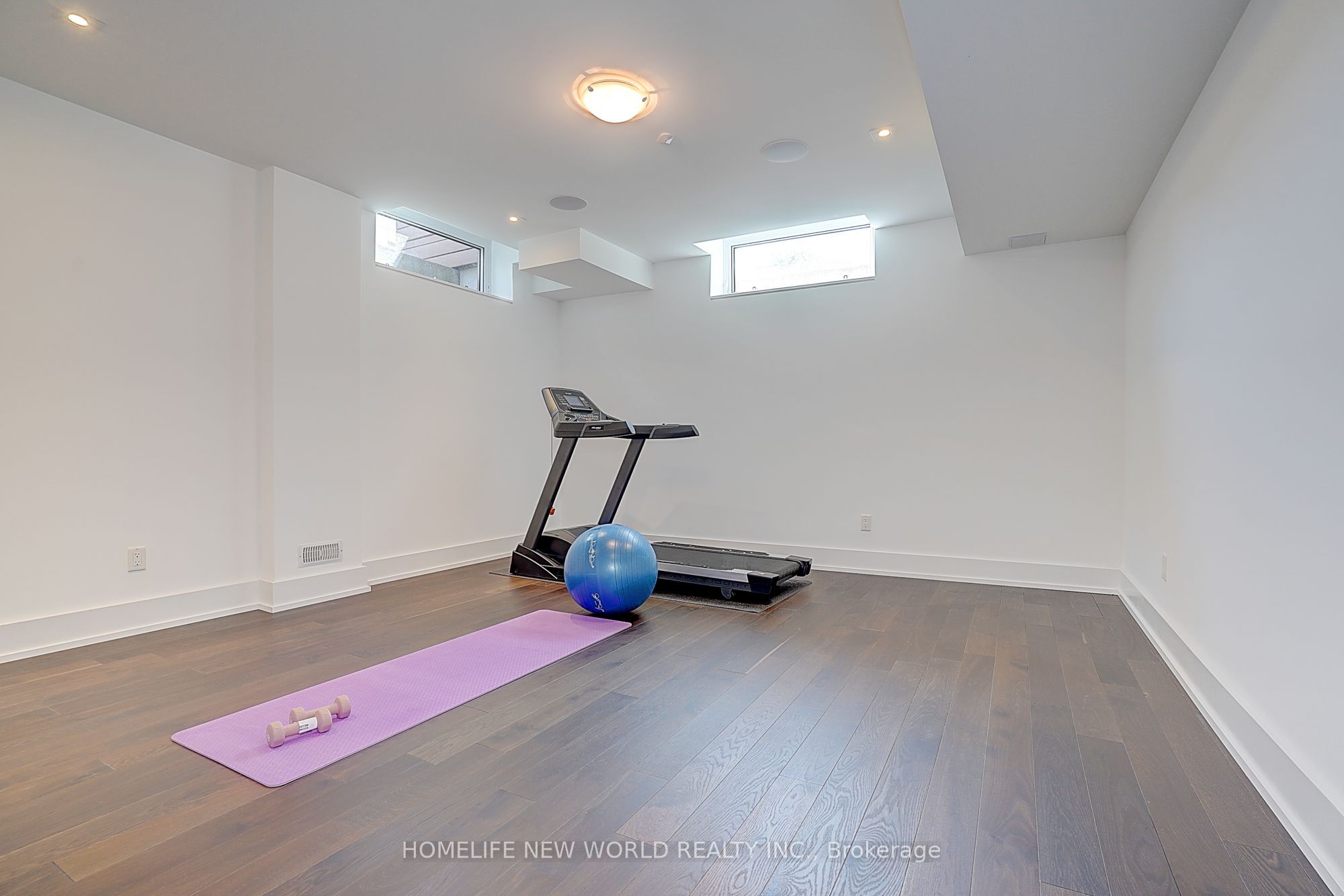 7 Valliere Place W Property Photo 45