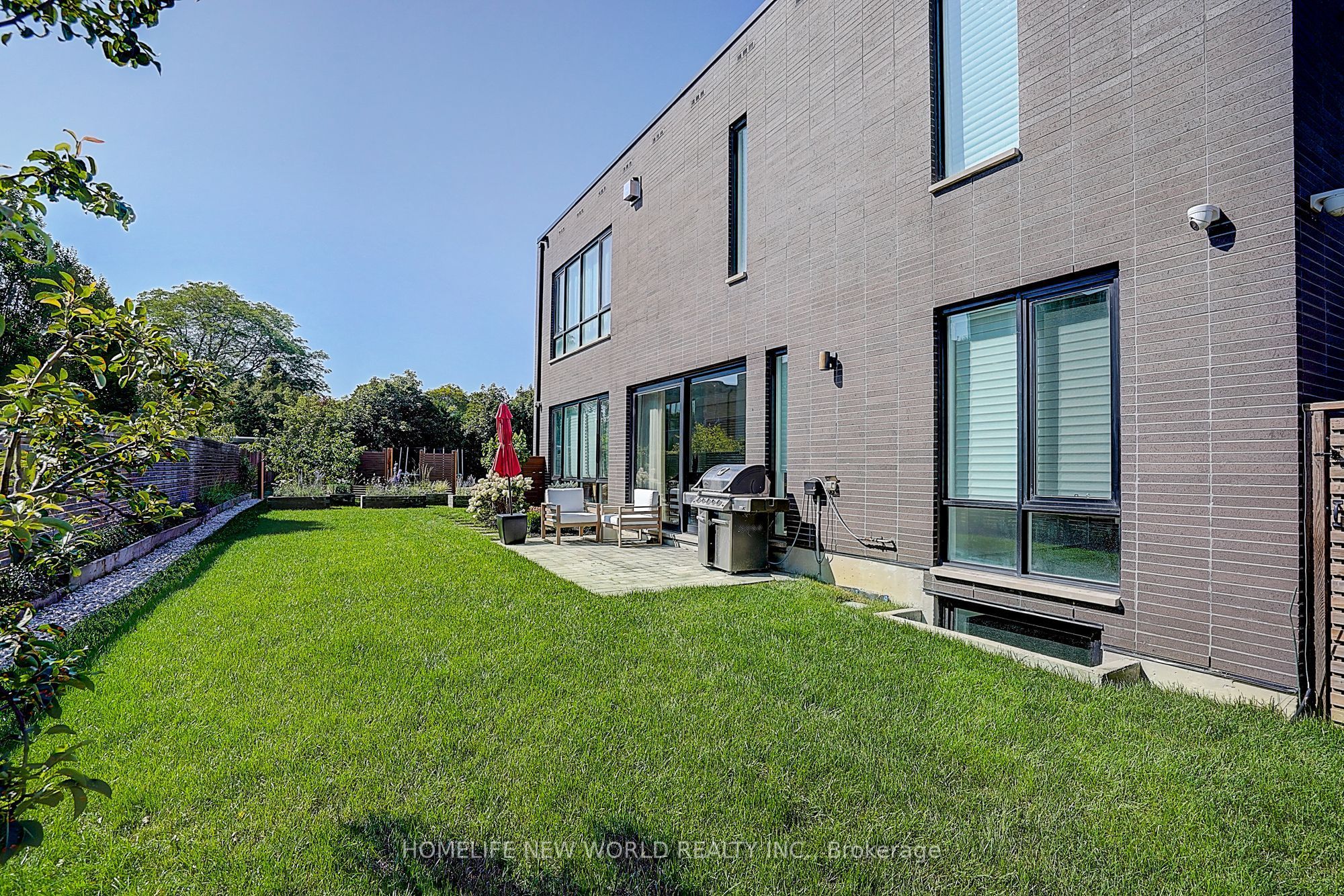 7 Valliere Place W Property Photo 49