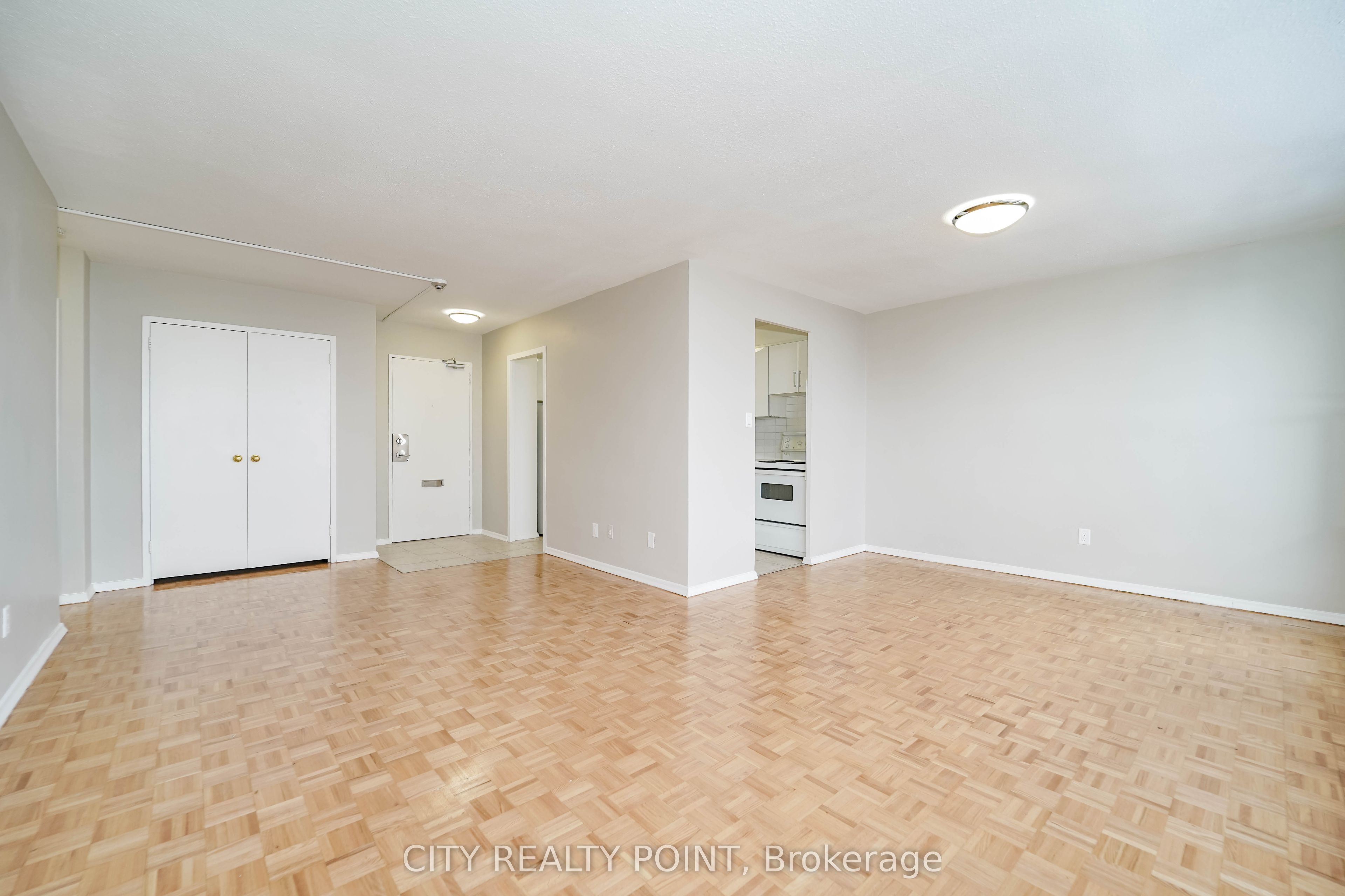 6200 Bathurst Street 1412 Property Photo 4