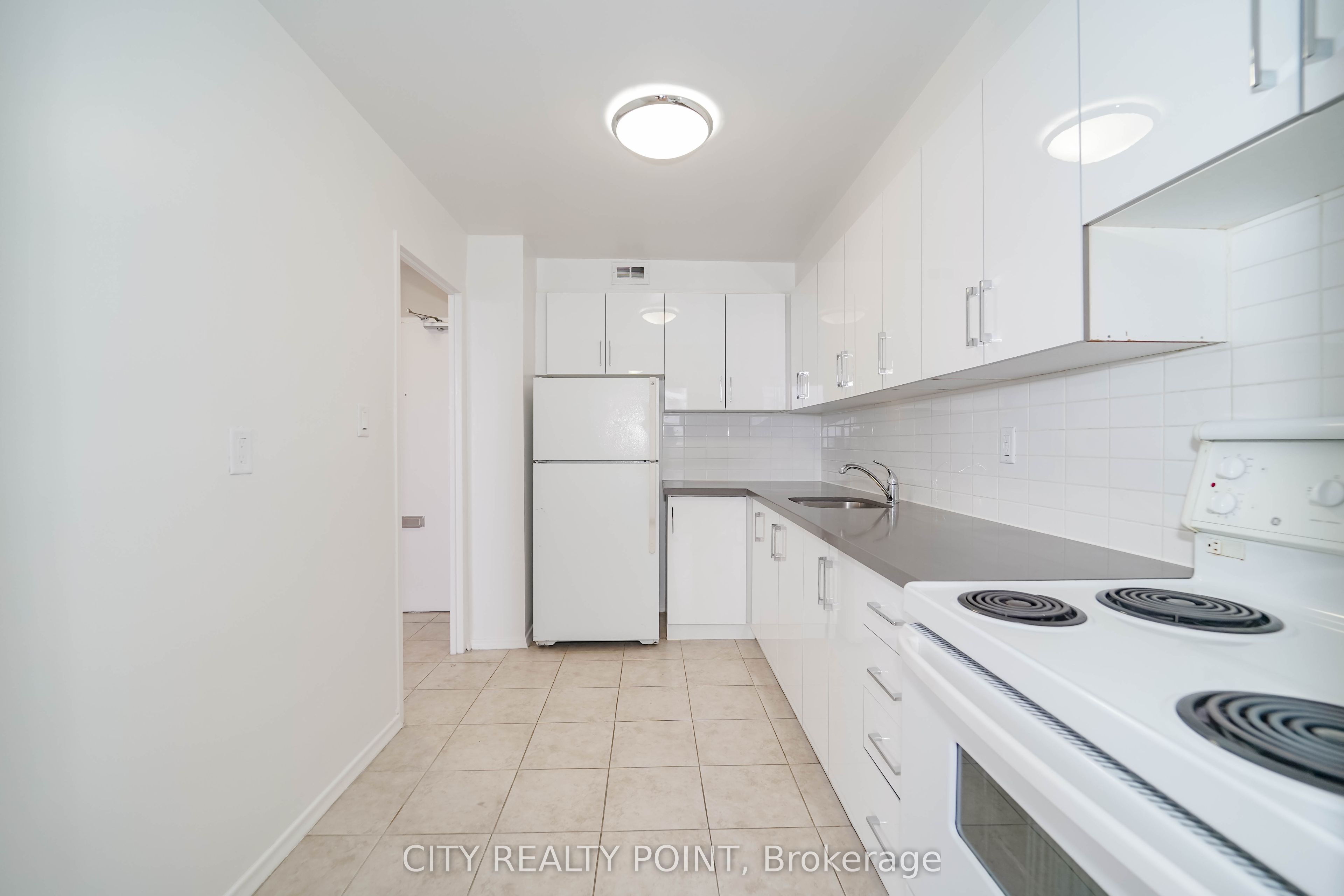 6200 Bathurst Street 1412 Property Photo 8