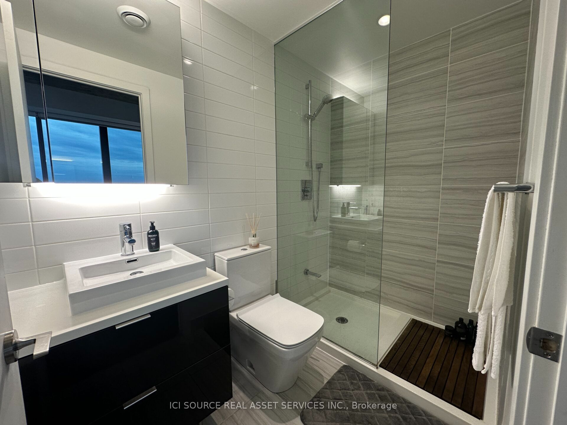 170 Bayview Avenue 2407 Property Photo 13