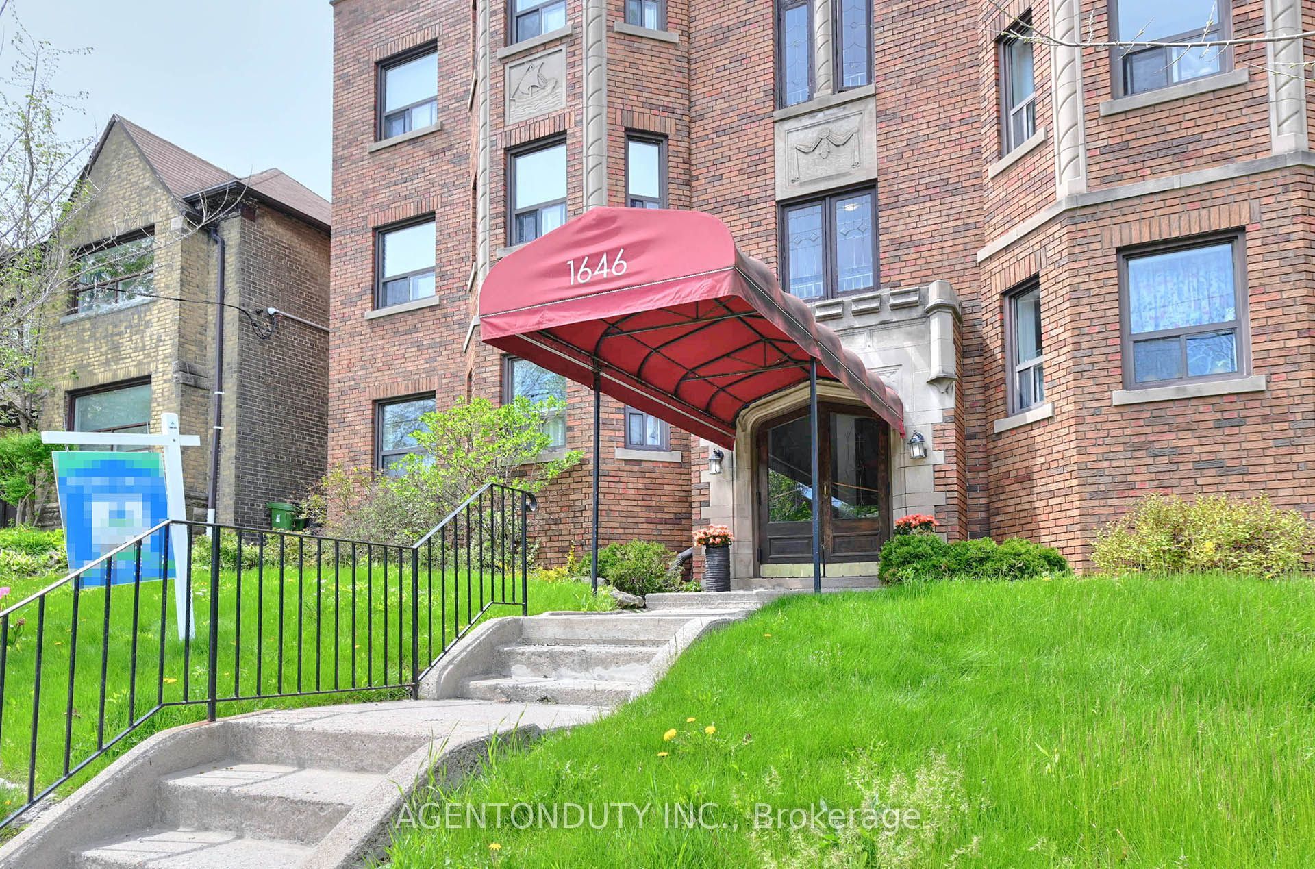 1646 Bathurst Street 17 Property Photo 2
