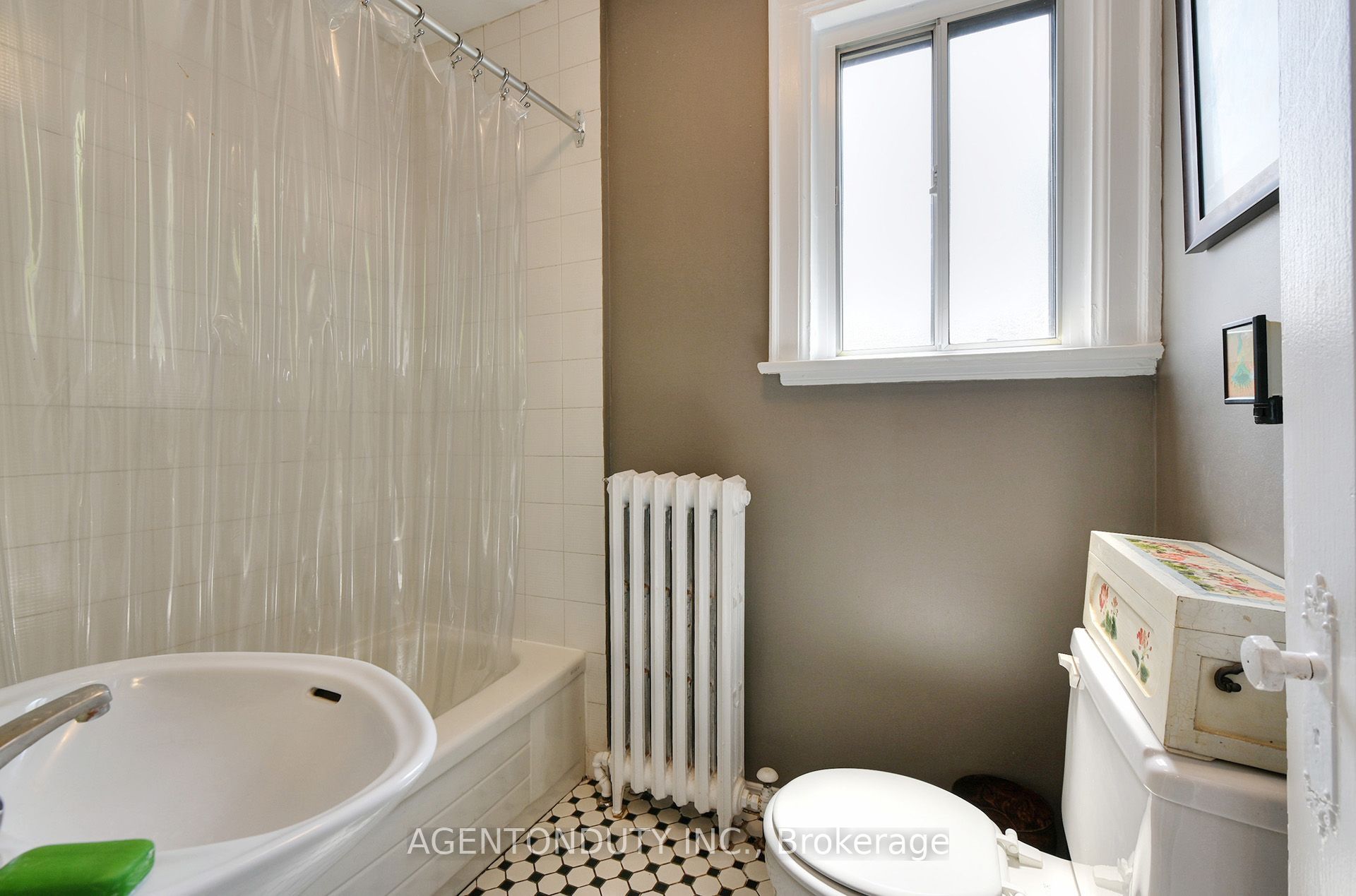 1646 Bathurst Street 17 Property Photo 19