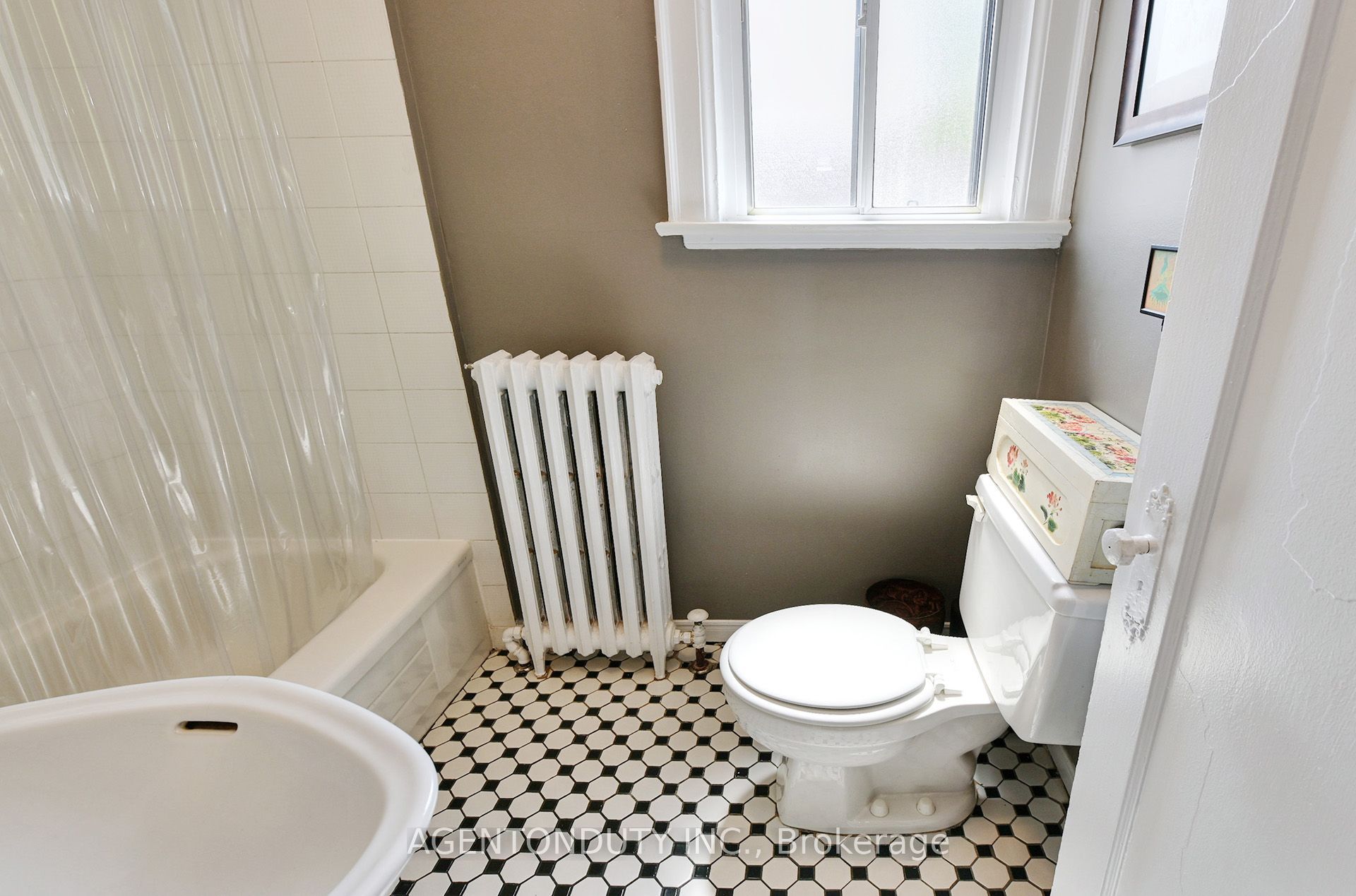 1646 Bathurst Street 17 Property Photo 20