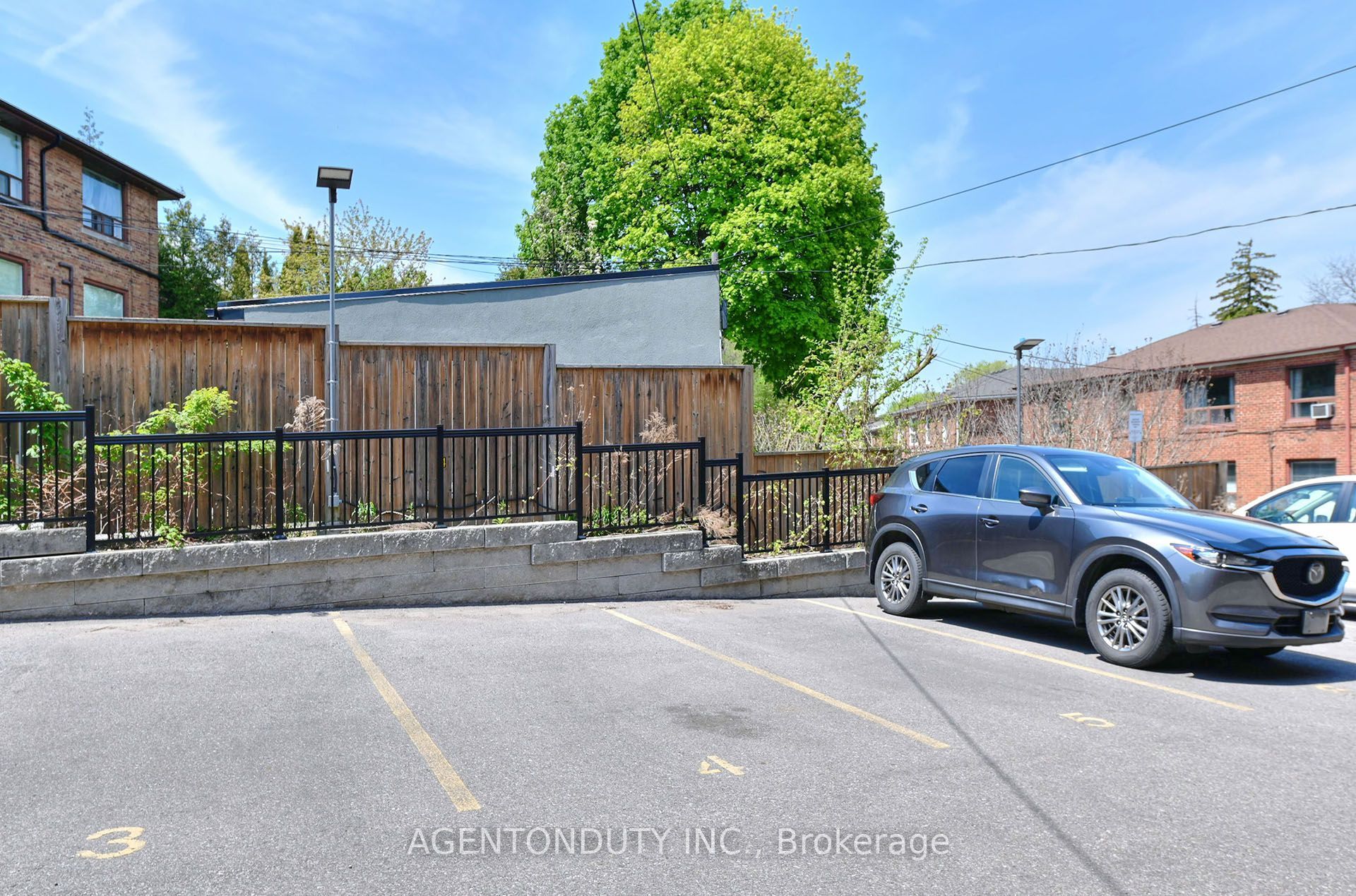 1646 Bathurst Street 17 Property Photo 23