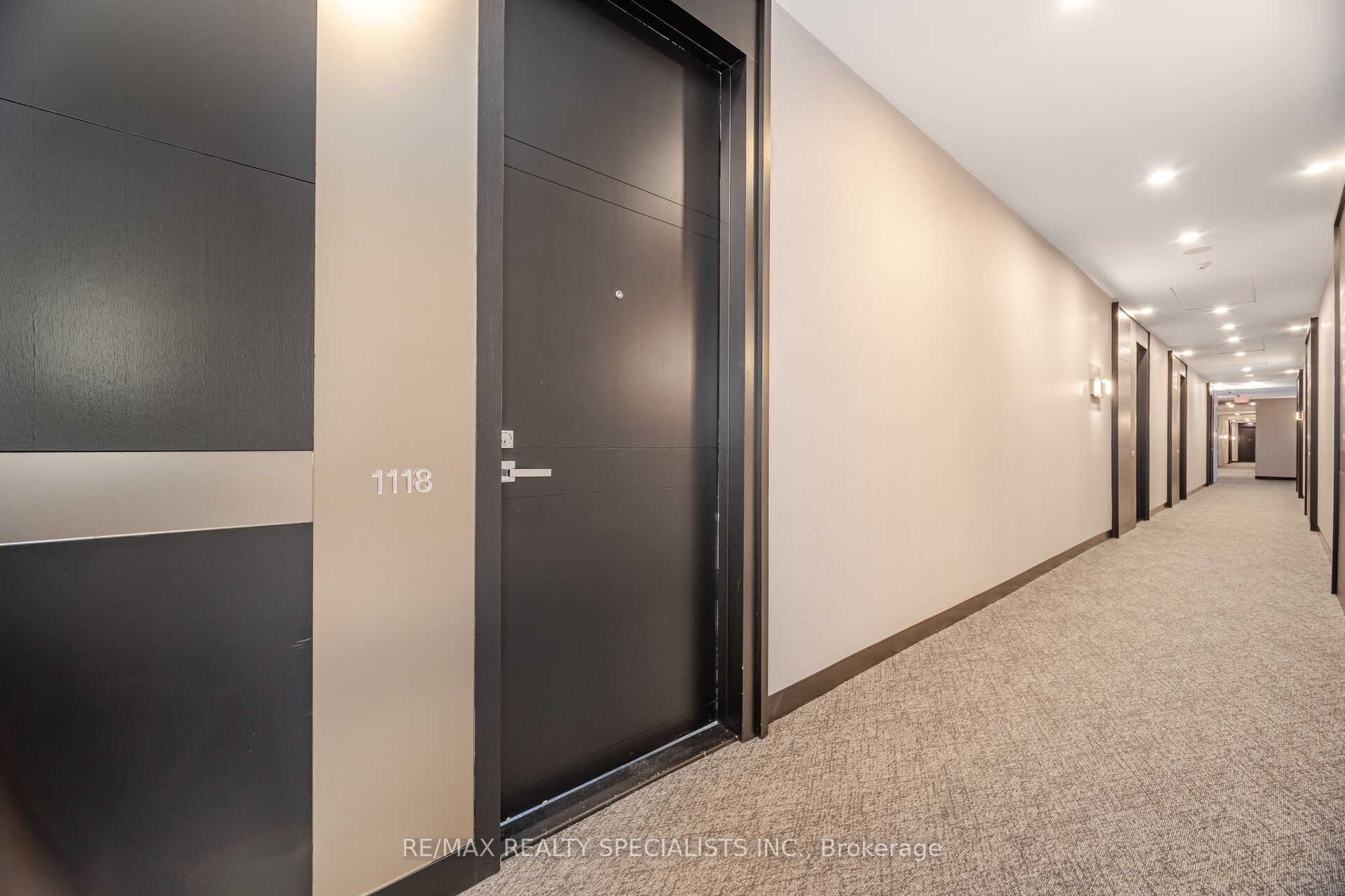 29 Queens Quay E 1118 Property Photo 4