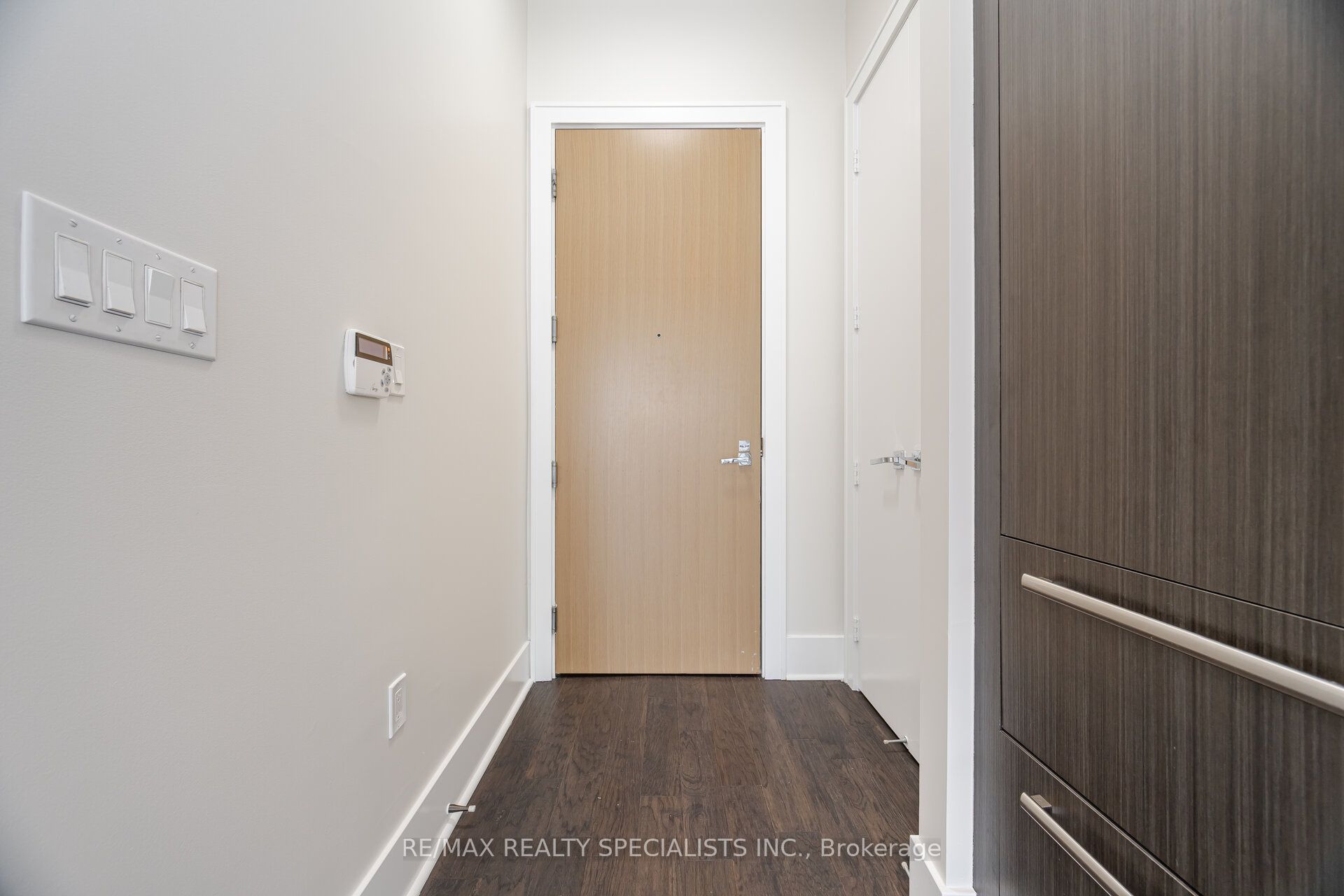 29 Queens Quay E 1118 Property Photo 5