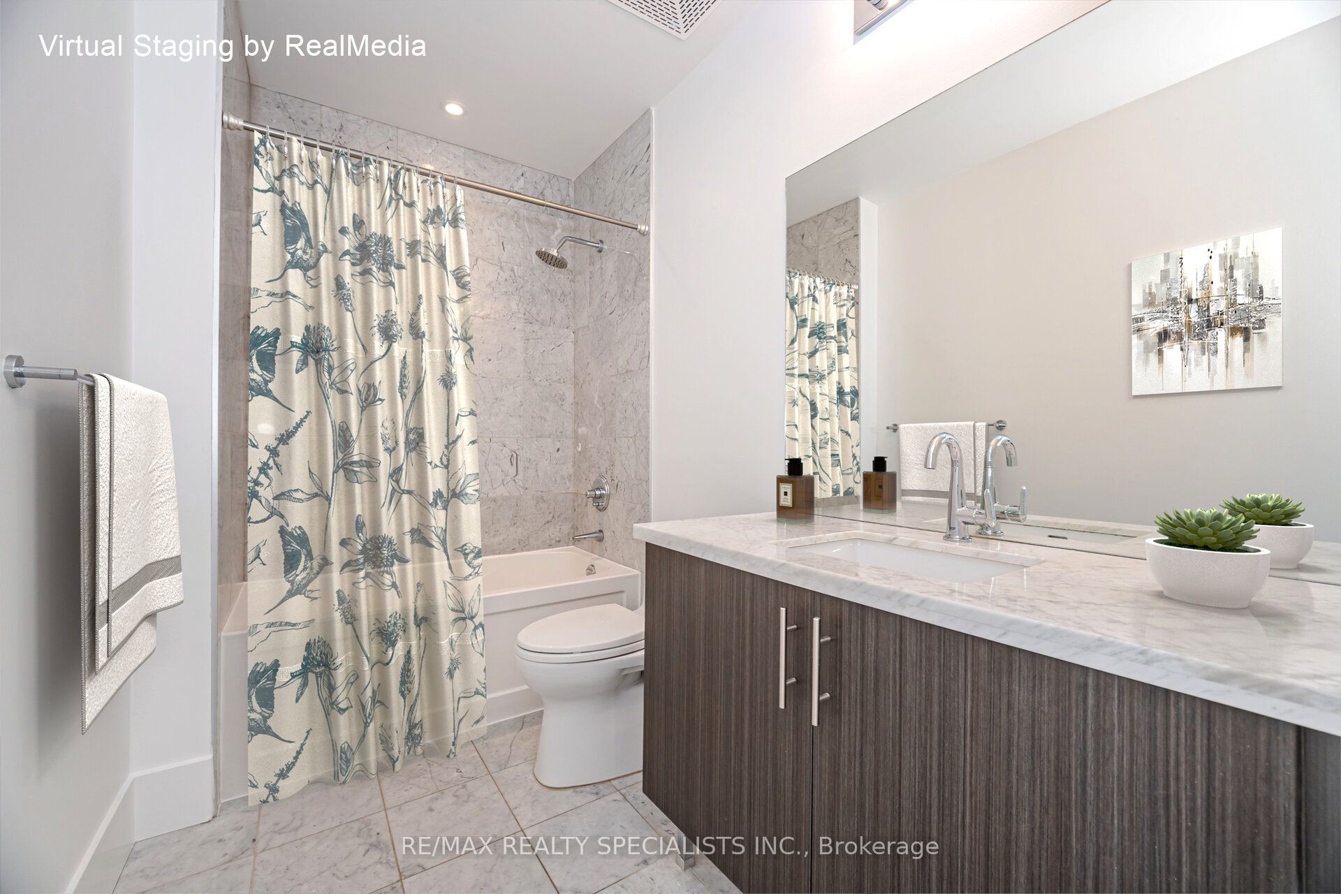 29 Queens Quay E 1118 Property Photo 15