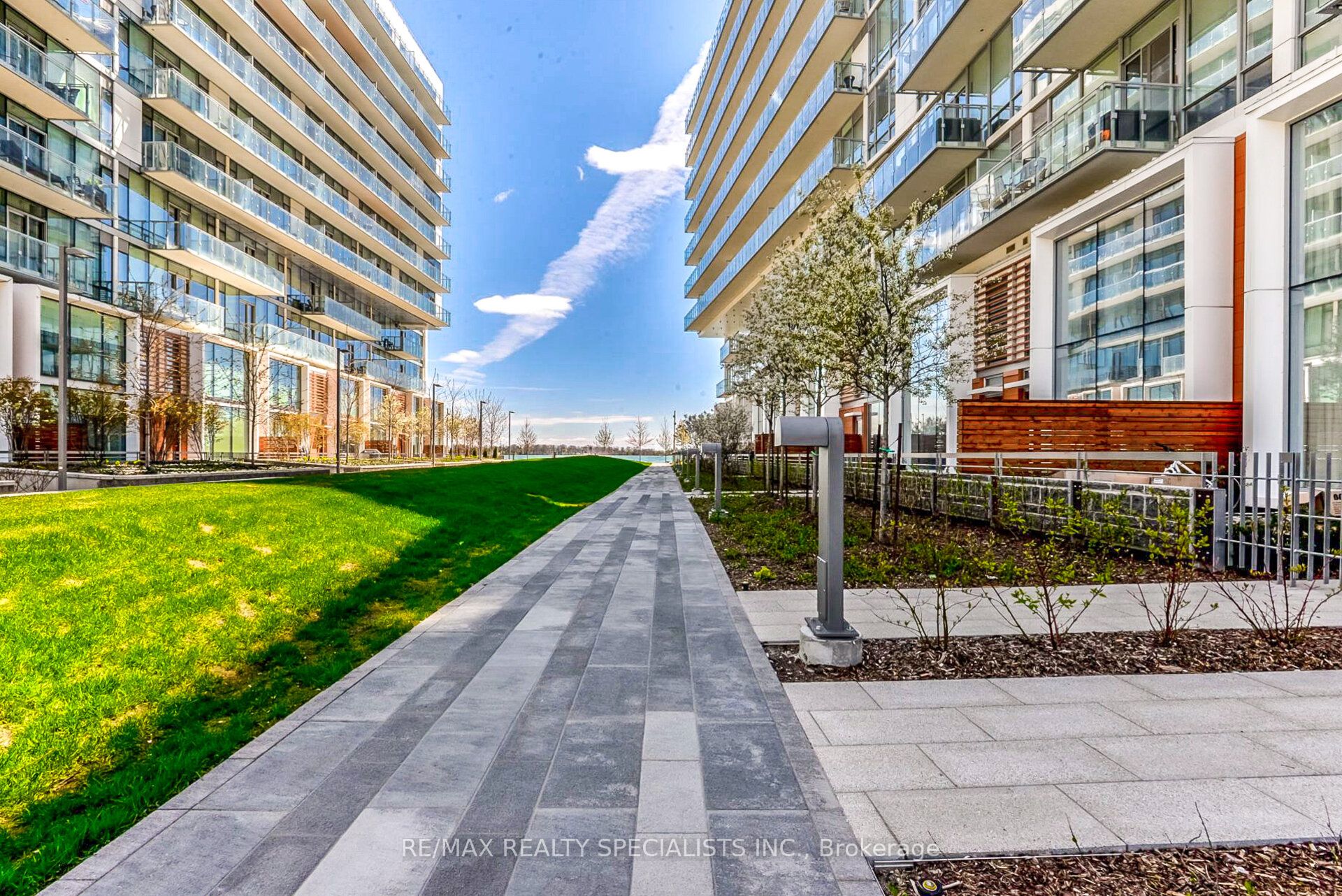 29 Queens Quay E 1118 Property Photo 38