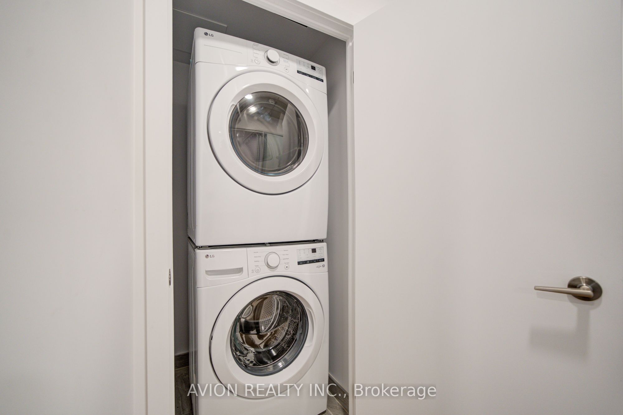 1720 Bayview Avenue 321 Property Photo 21