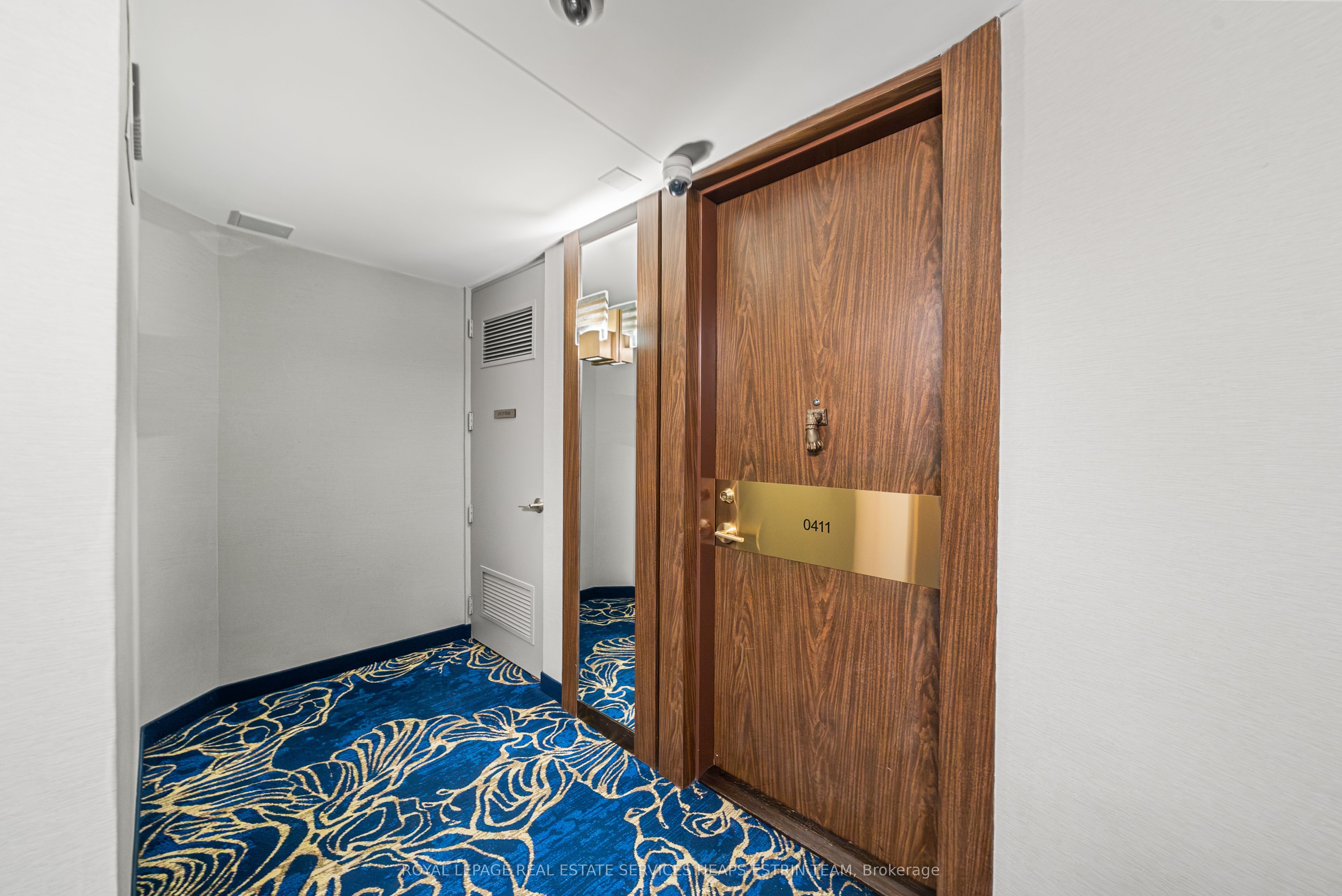 33 Harbour Square #411 Property Photo 3
