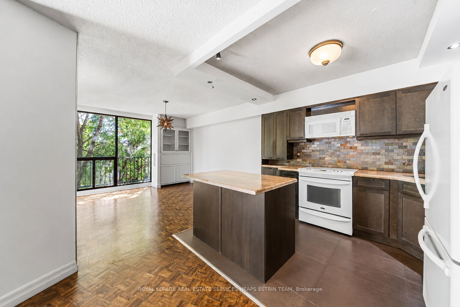 33 Harbour Square #411 Property Photo 7