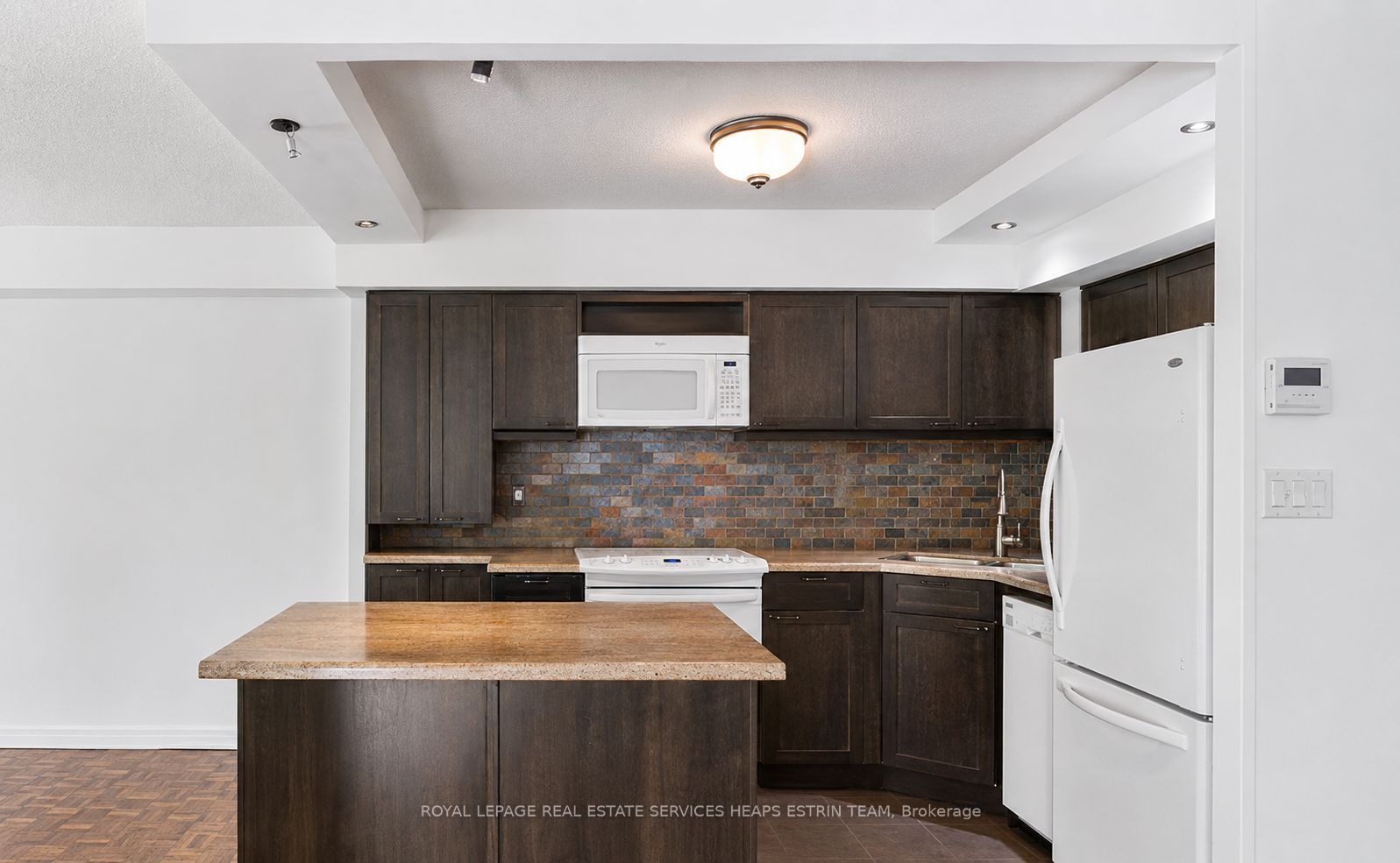 33 Harbour Square #411 Property Photo 8