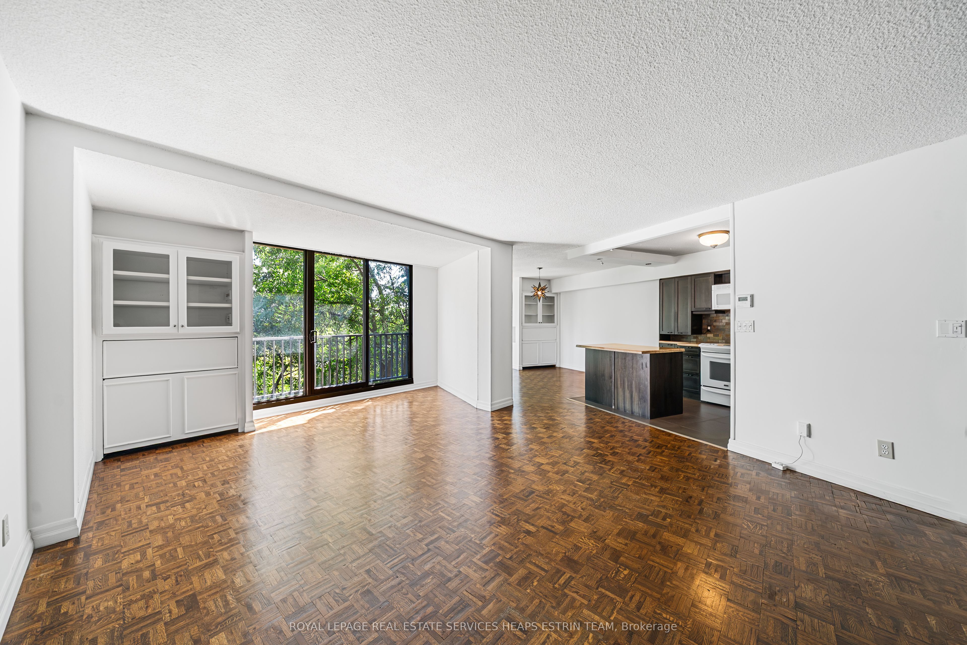 33 Harbour Square #411 Property Photo 12