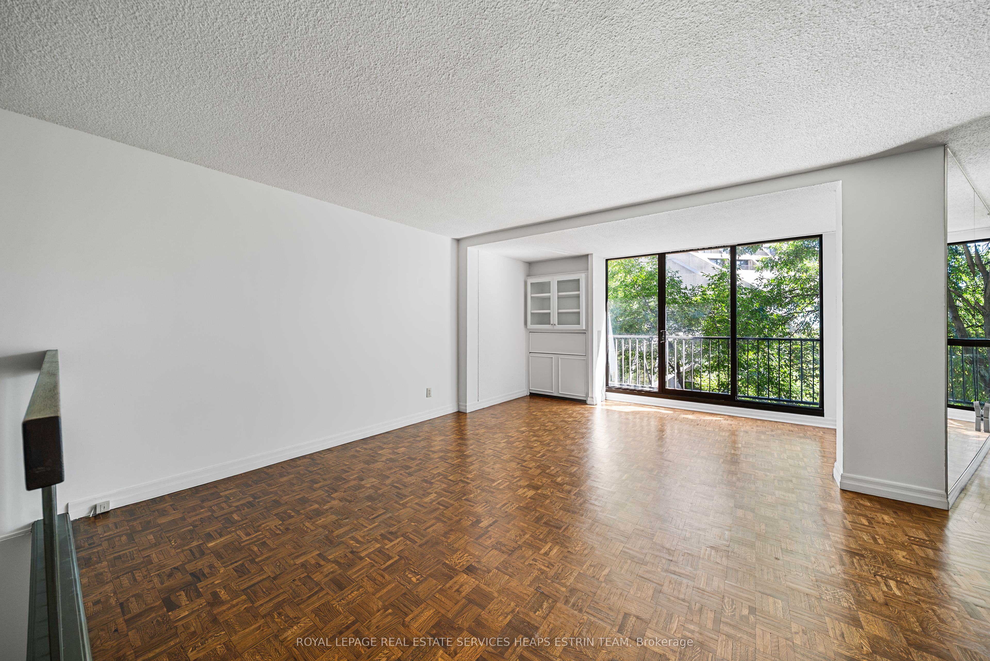 33 Harbour Square #411 Property Photo 14