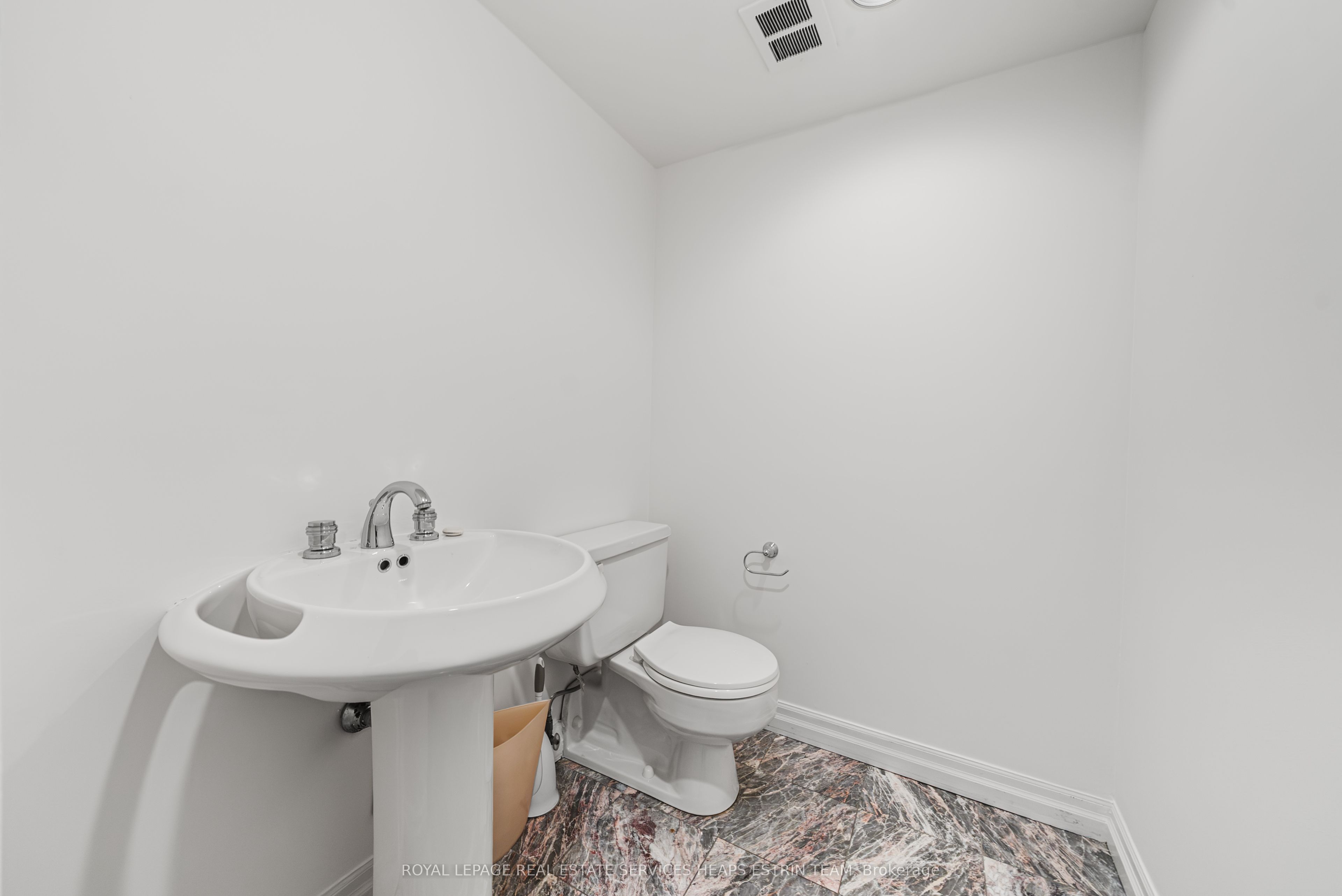 33 Harbour Square #411 Property Photo 15