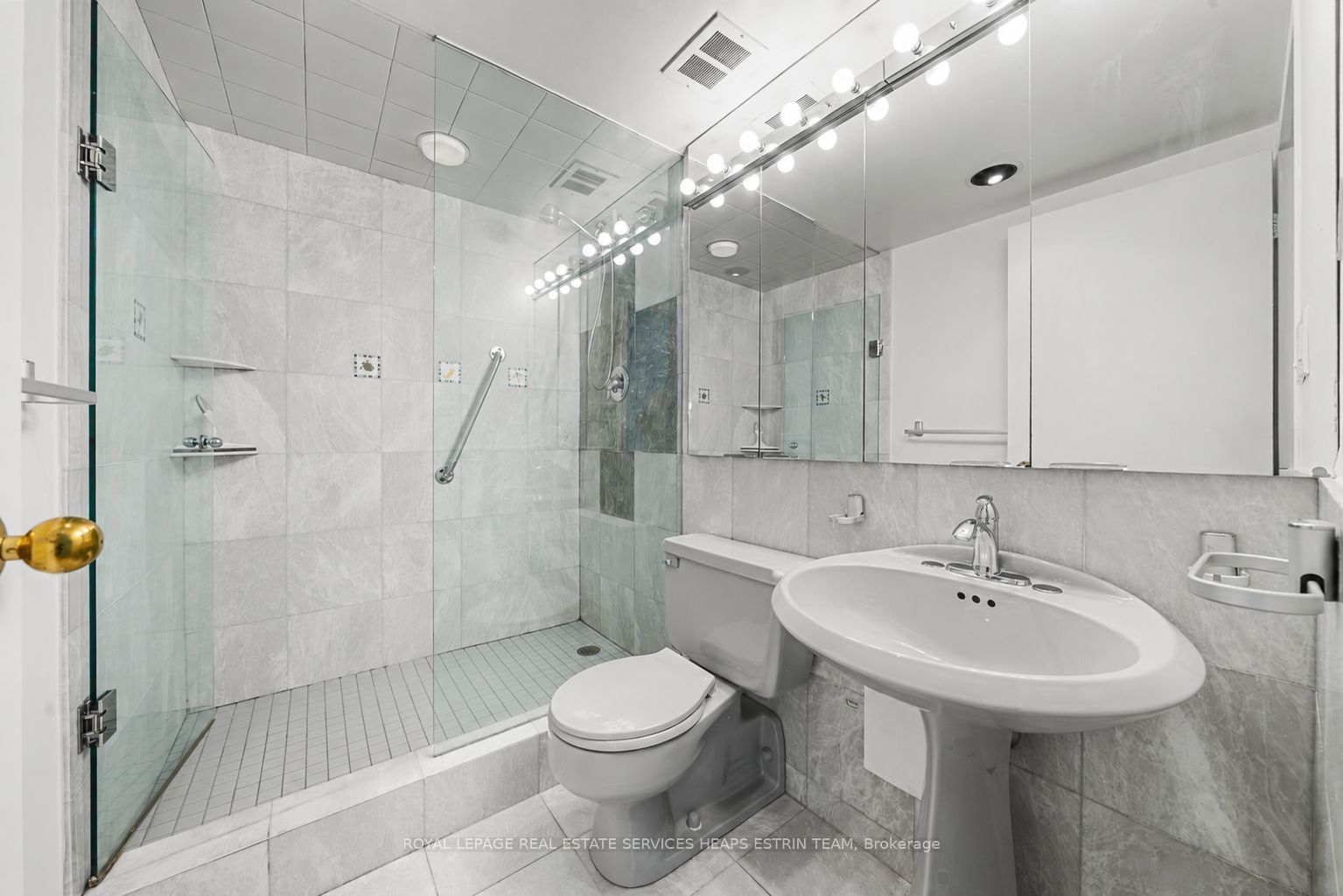 33 Harbour Square #411 Property Photo 21