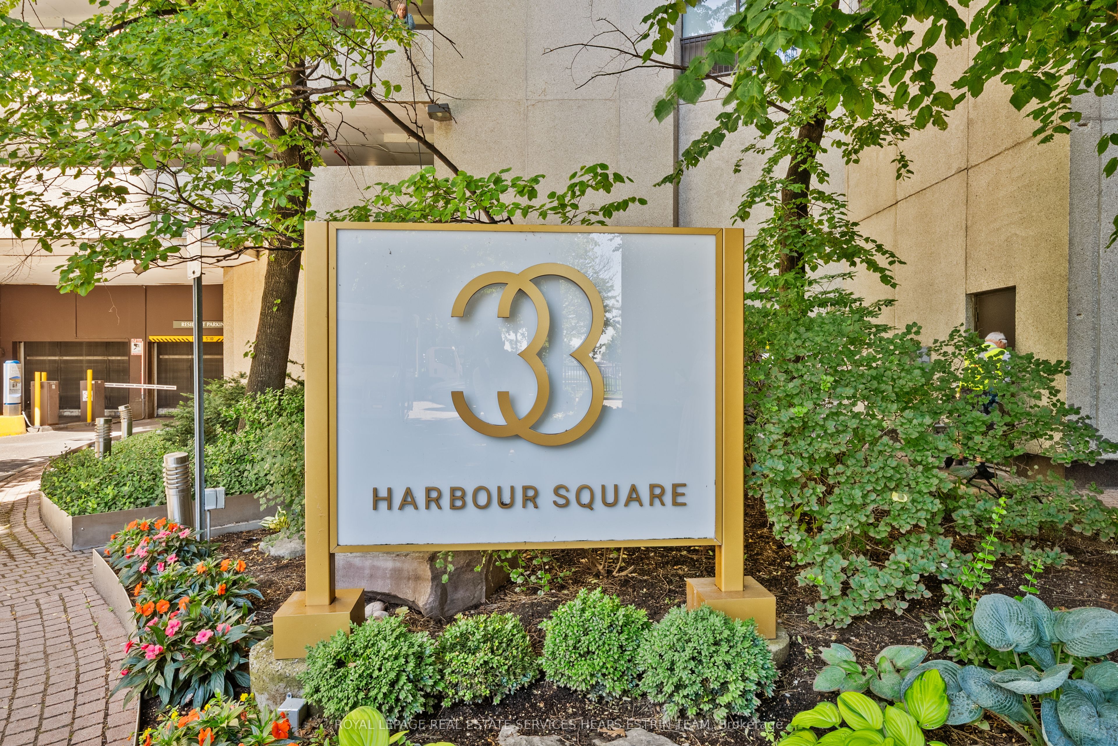 33 Harbour Square #411 Property Photo 27