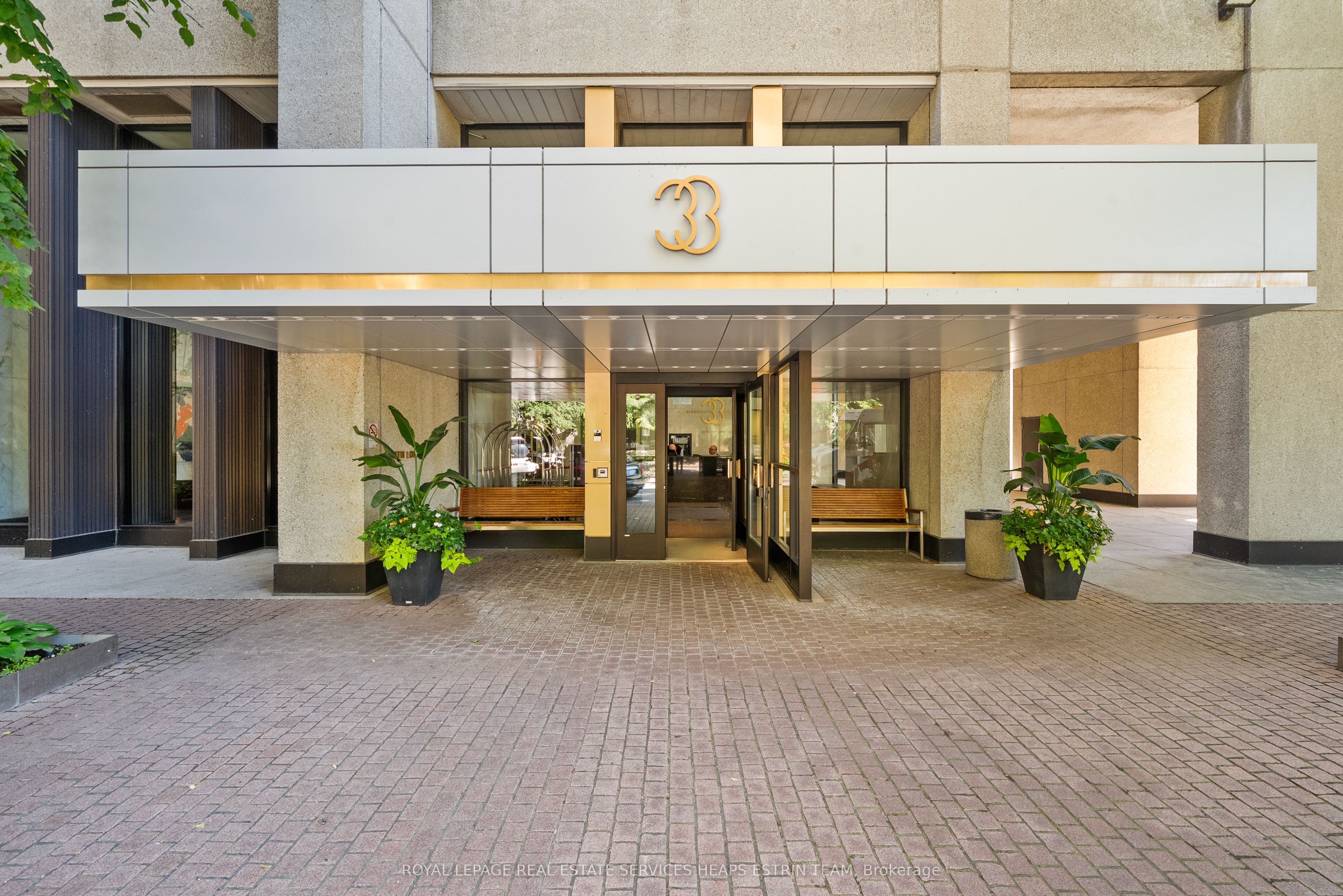 33 Harbour Square #411 Property Photo 28