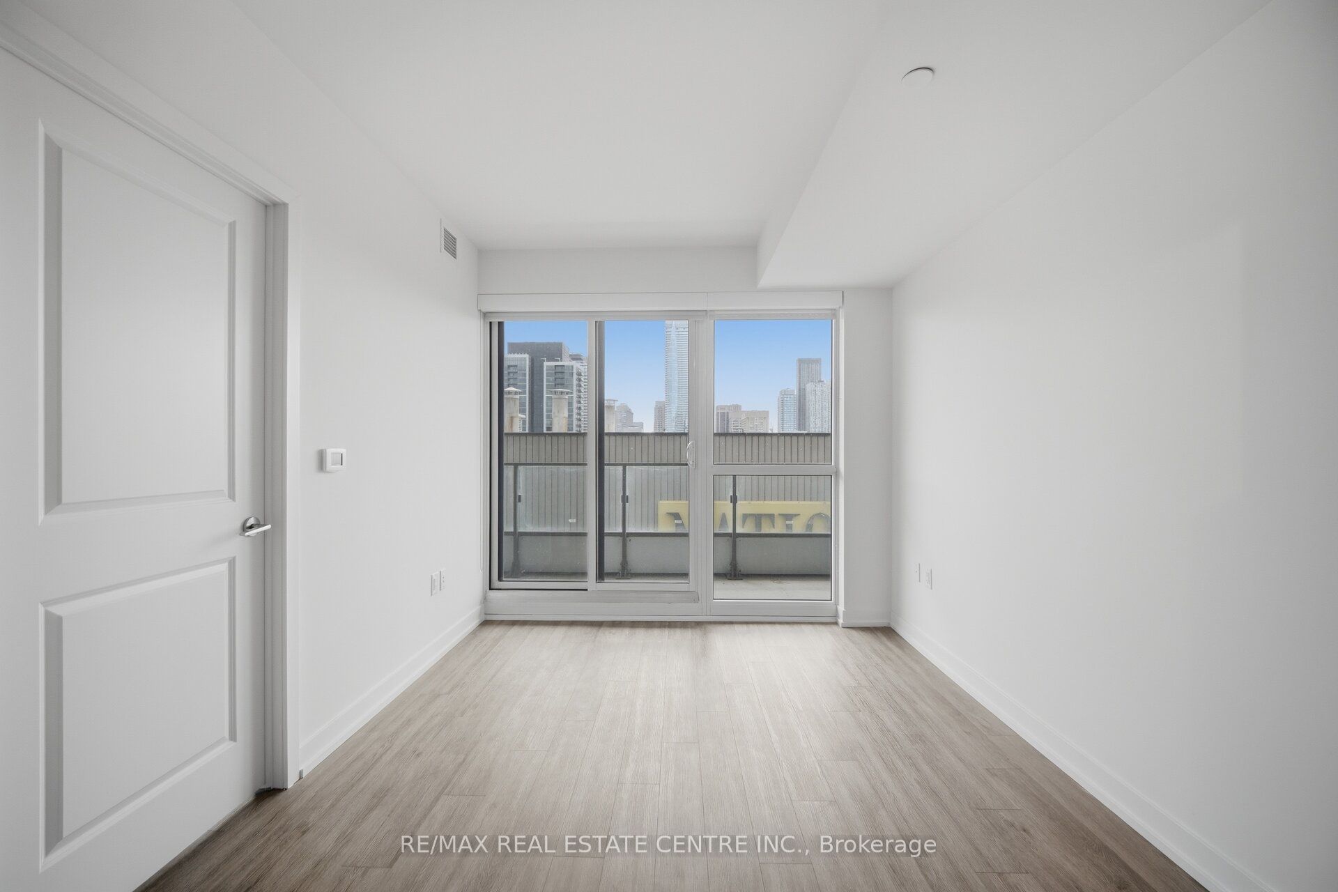 395 Bloor Street E 2503 Property Photo 37