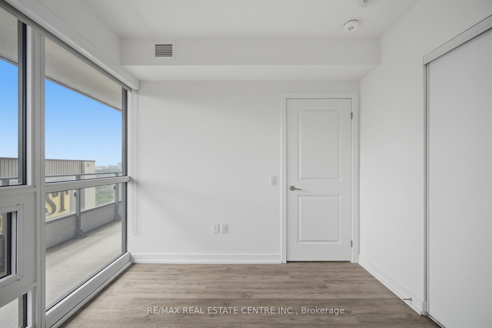 395 Bloor Street E 2503 Property Photo 44