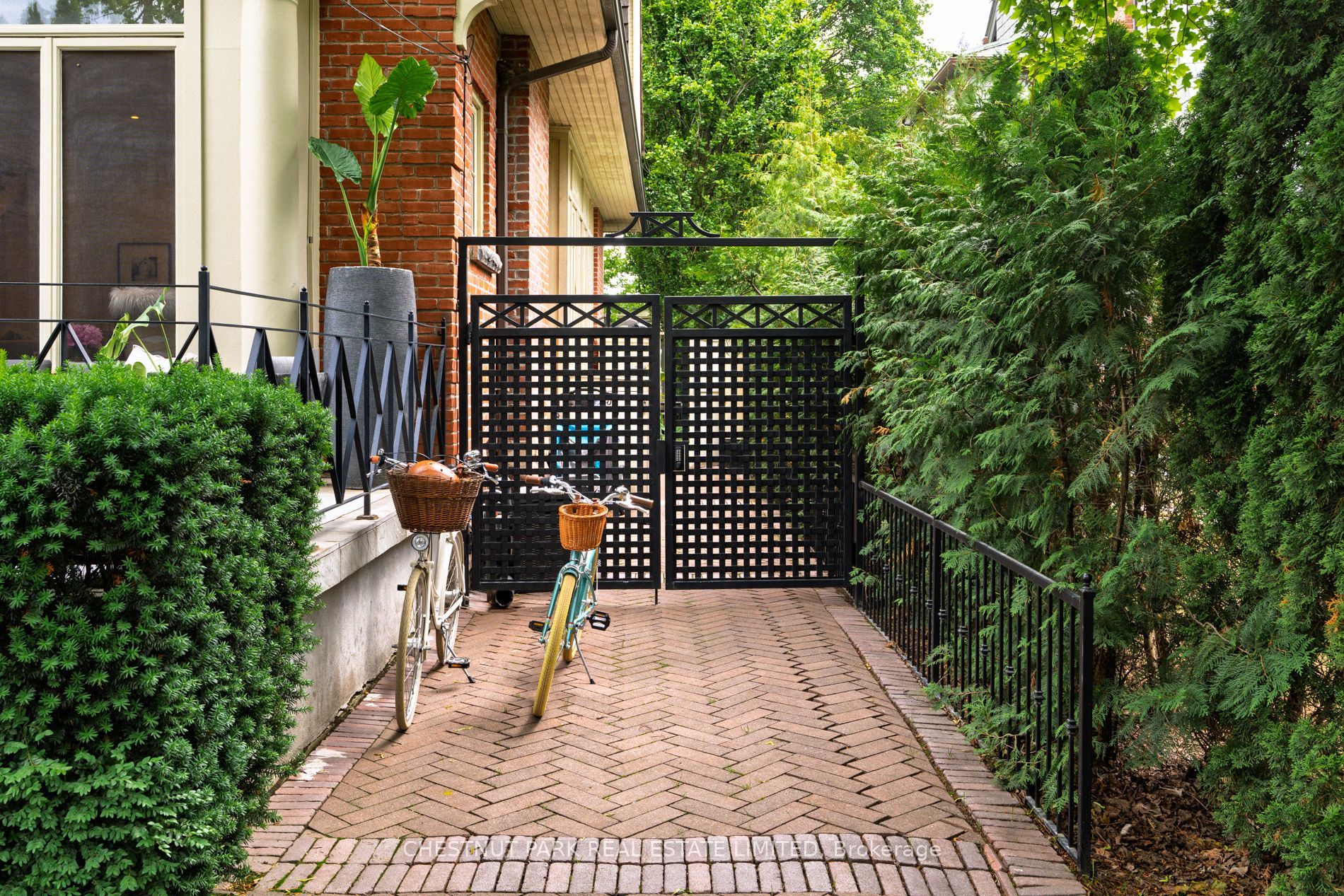 83 Binscarth Road Property Photo 4