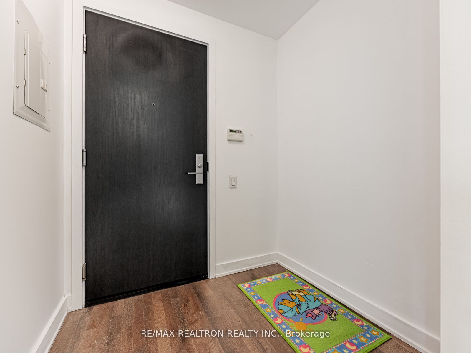 1815 Yonge Street 1006 Property Photo 3