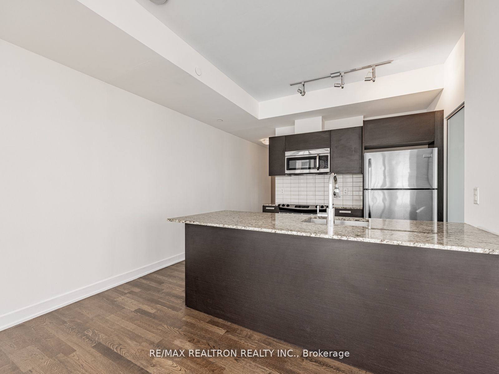 1815 Yonge Street 1006 Property Photo 8