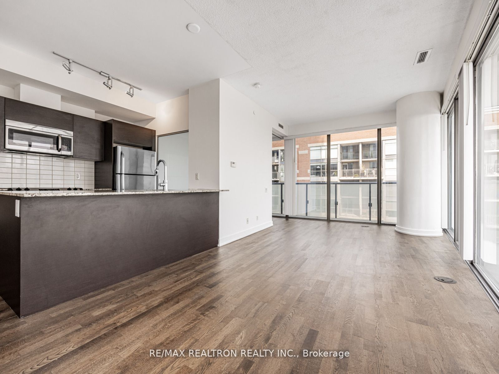 1815 Yonge Street 1006 Property Photo 9