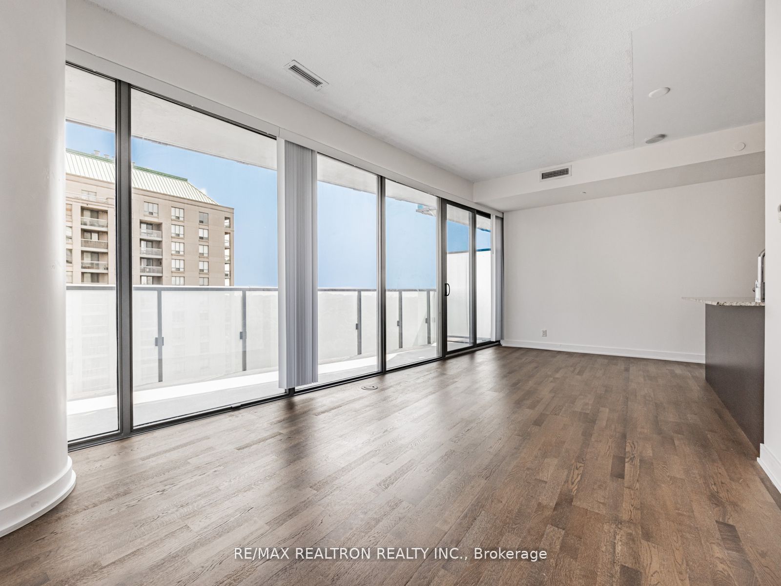 1815 Yonge Street 1006 Property Photo 13