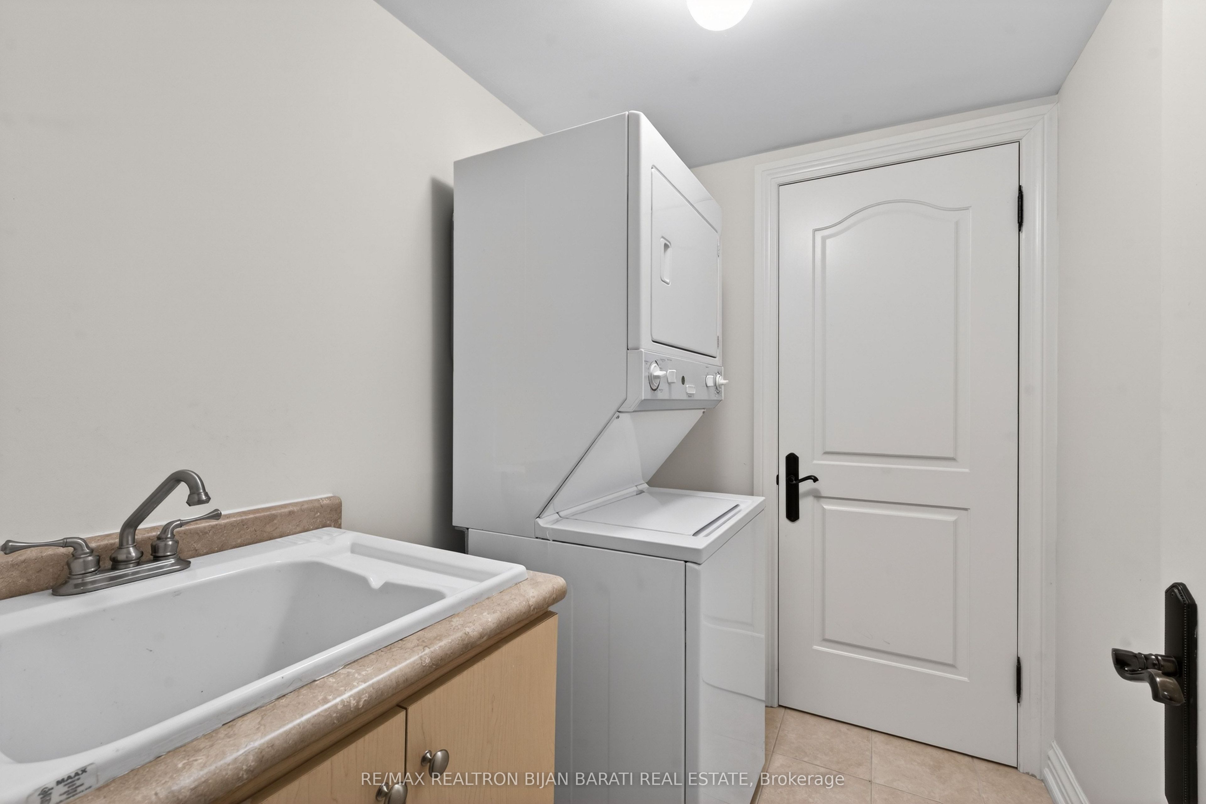 274 Greenfield Avenue Property Photo 43