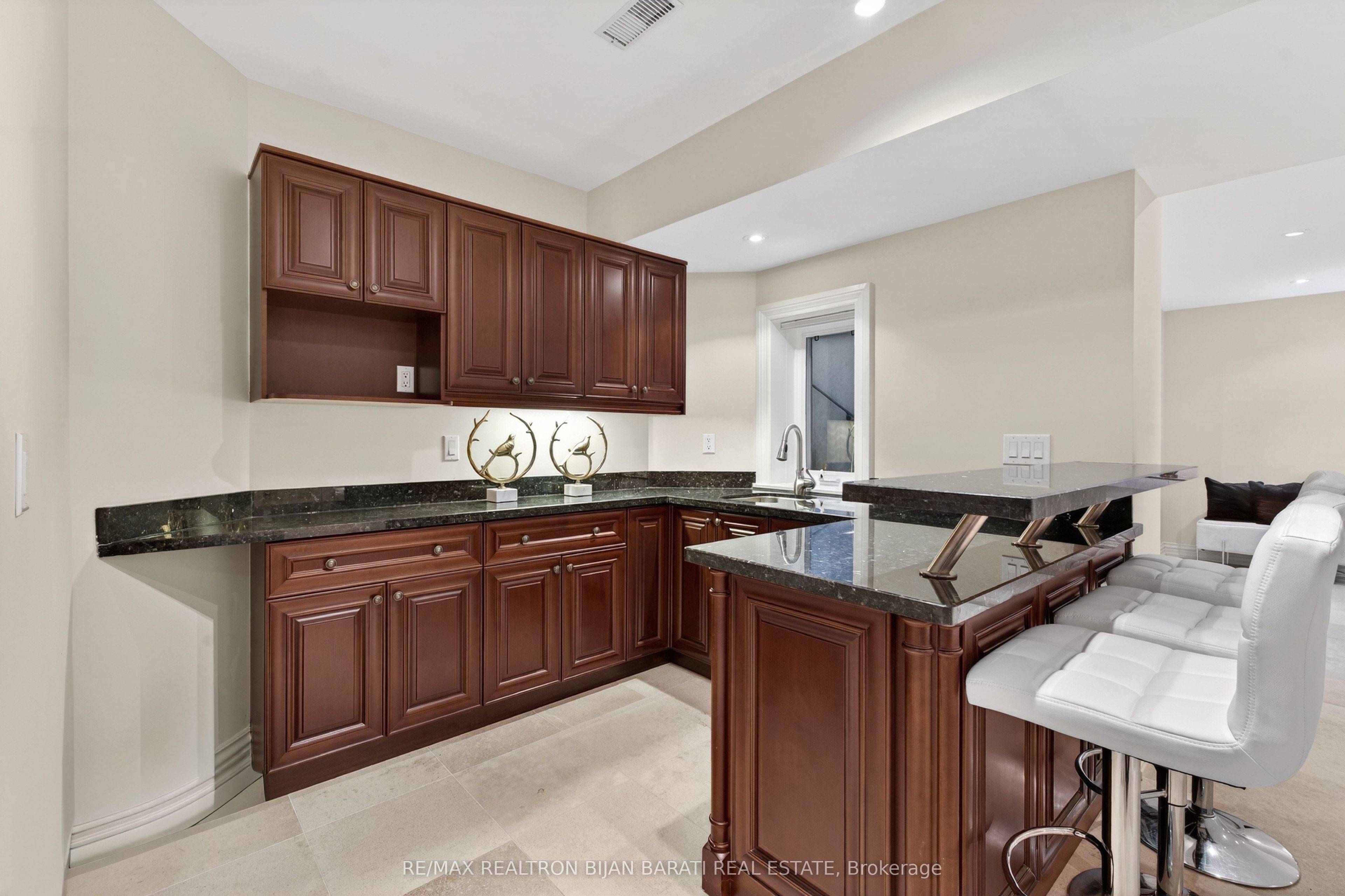 274 Greenfield Avenue Property Photo 45