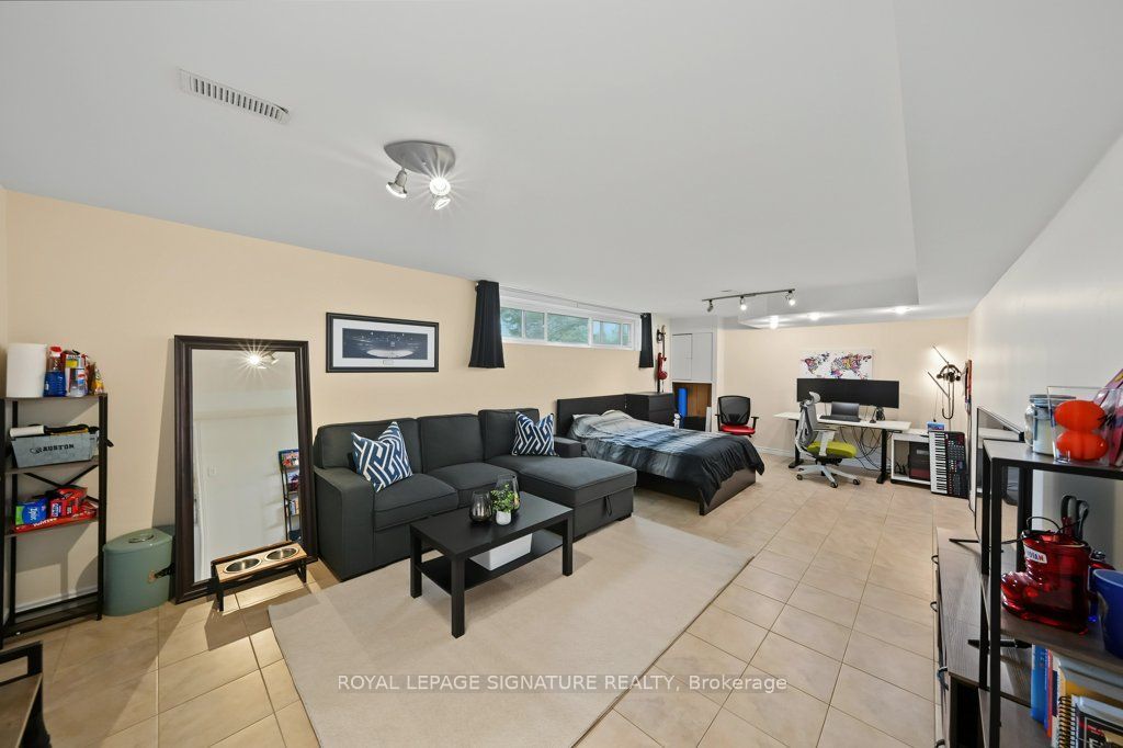 34 Clifton Avenue Property Photo 35
