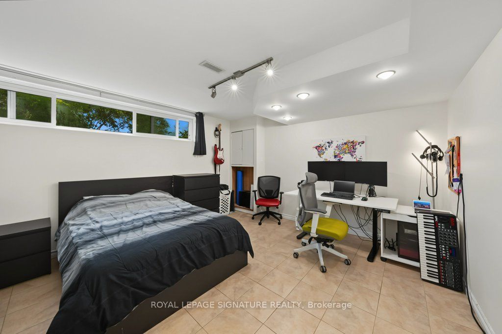 34 Clifton Avenue Property Photo 37
