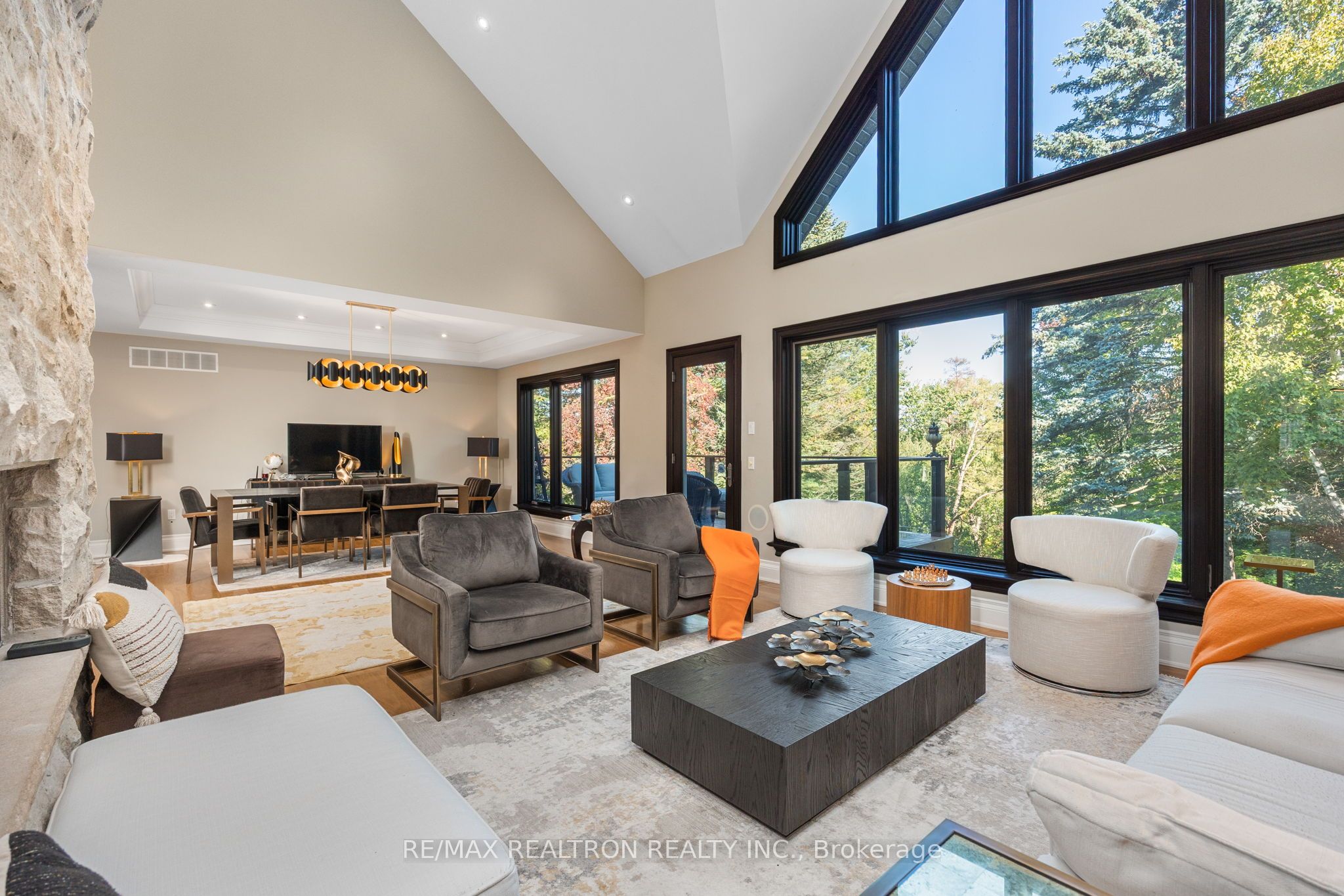 80 Forest Grove Drive Property Photo 12