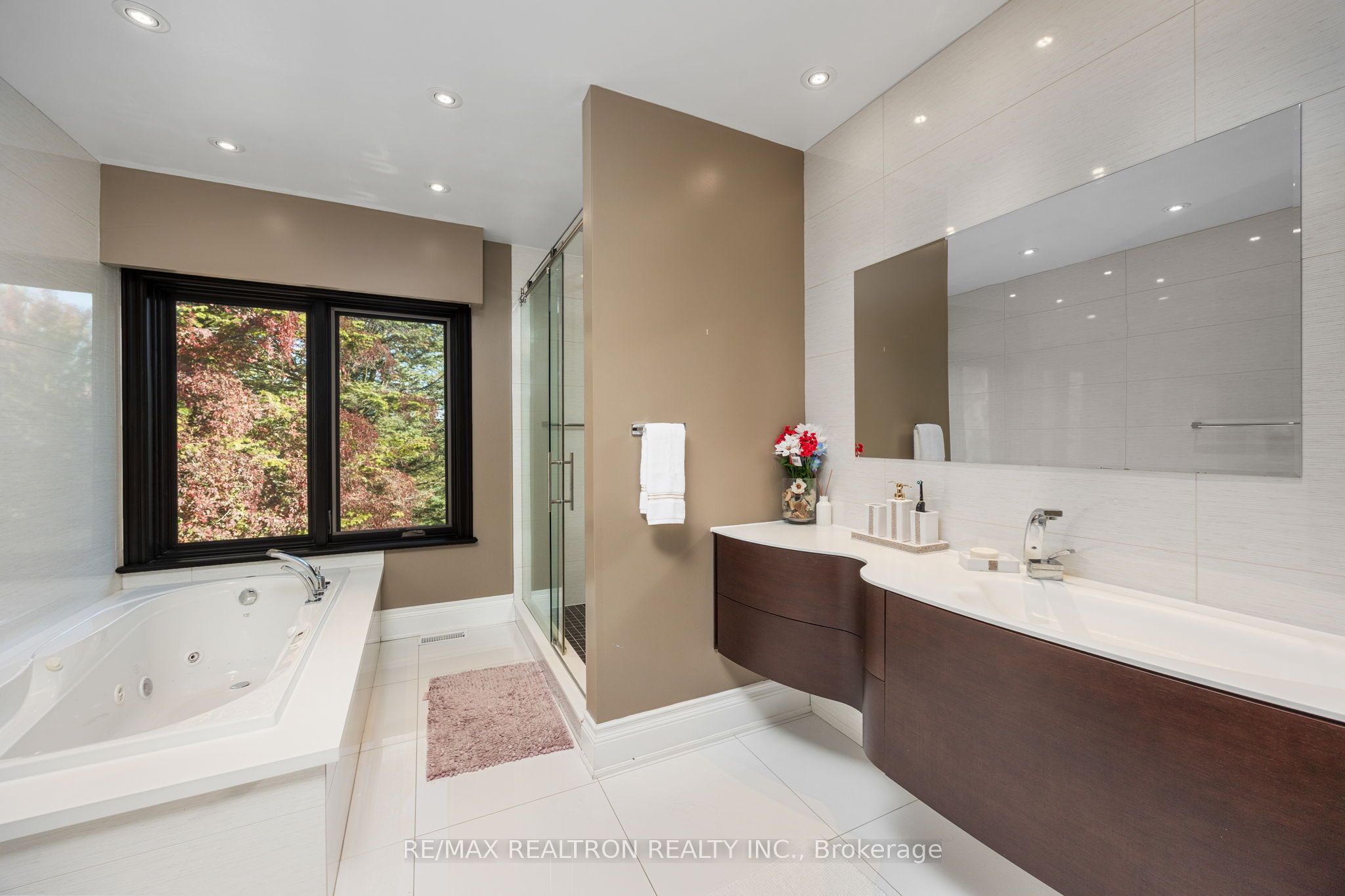 80 Forest Grove Drive Property Photo 24