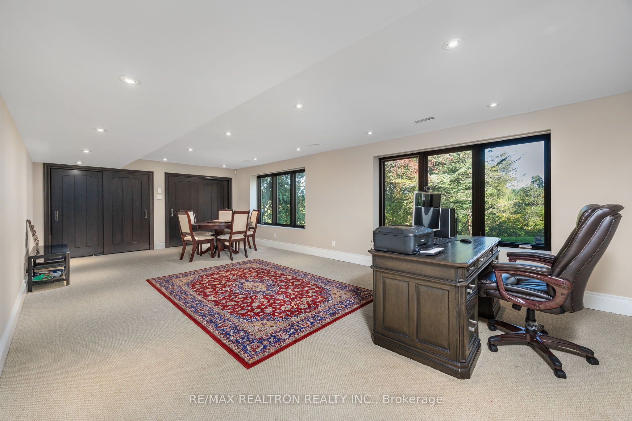 80 Forest Grove Drive Property Photo 26