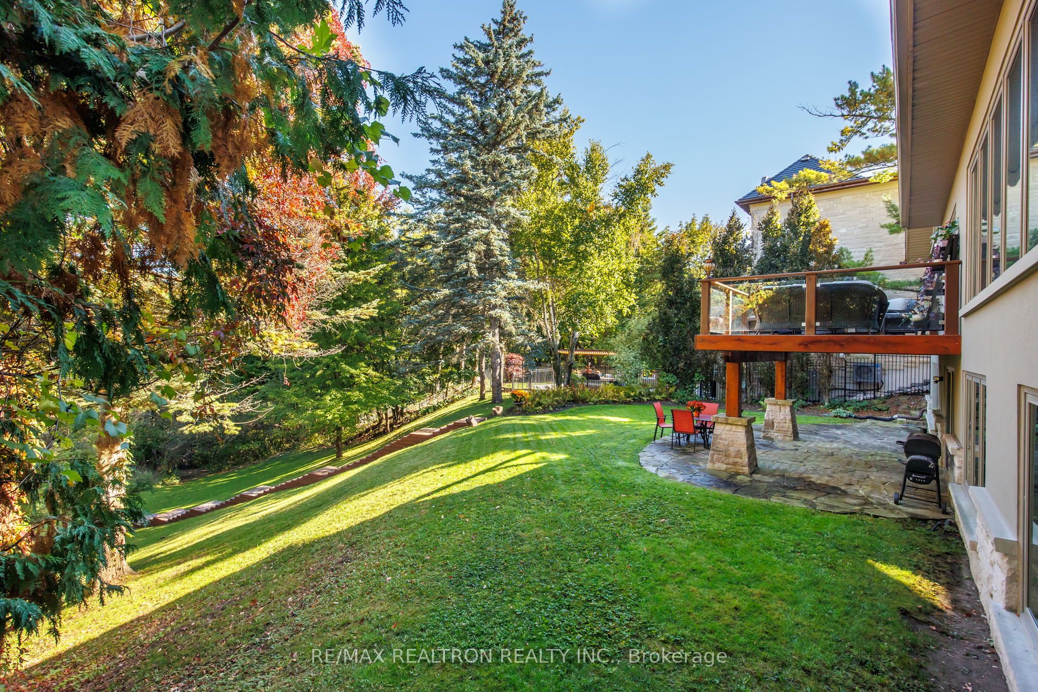 80 Forest Grove Drive Property Photo 33