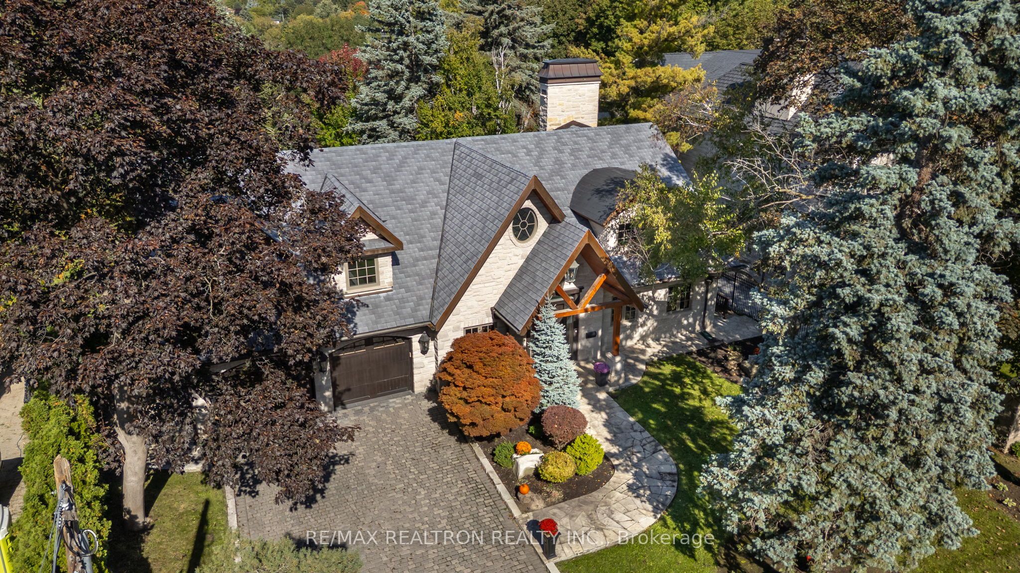 80 Forest Grove Drive Property Photo 39