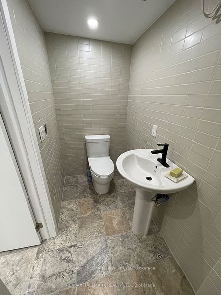 173 Queen Street E Property Photo 8