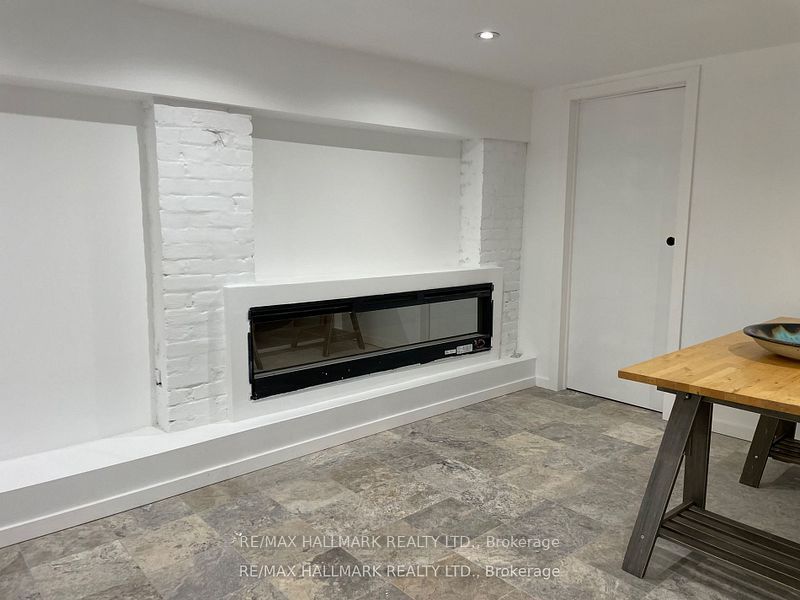 173 Queen Street E Property Photo 9