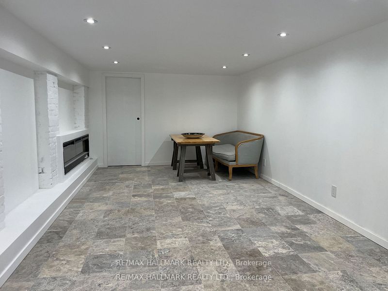 173 Queen Street E Property Photo 10