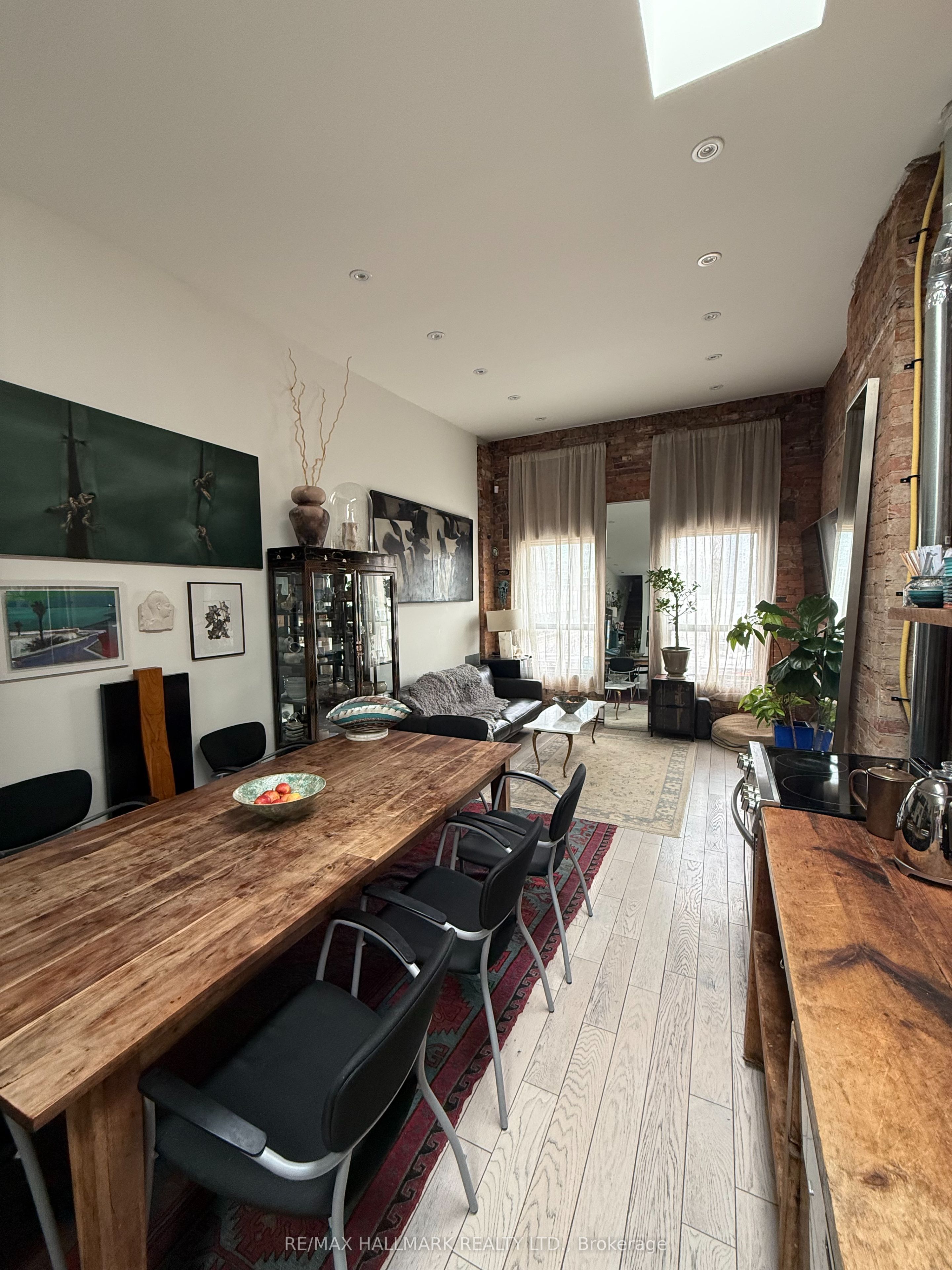 173 Queen Street E Property Photo 16