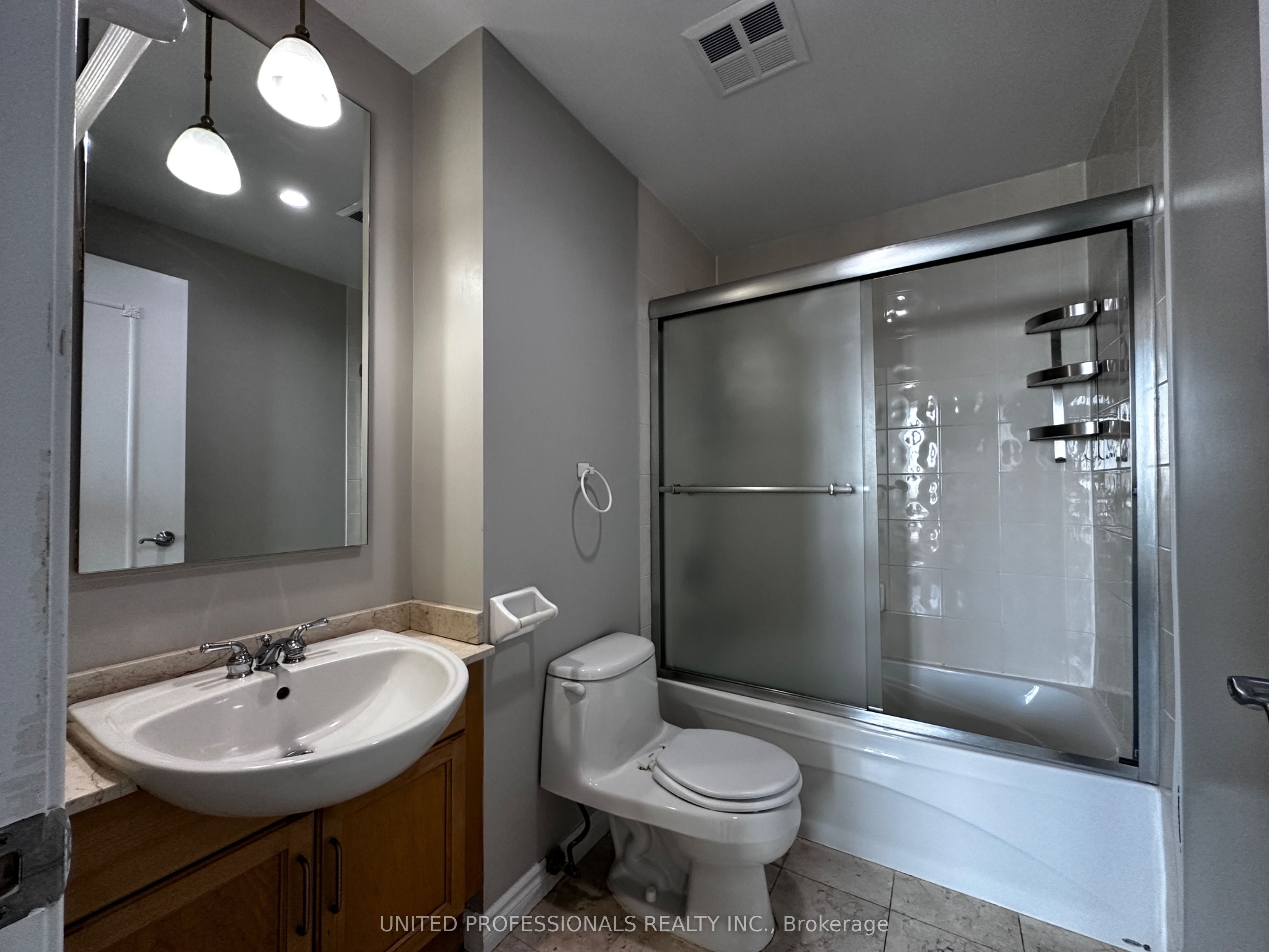 60 Byng Avenue 1812 Property Photo 11