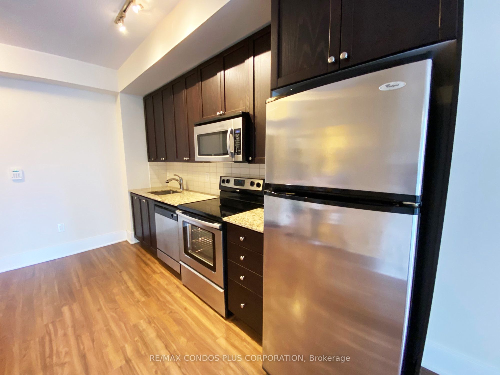 560 Front Street W 325 Property Photo 6